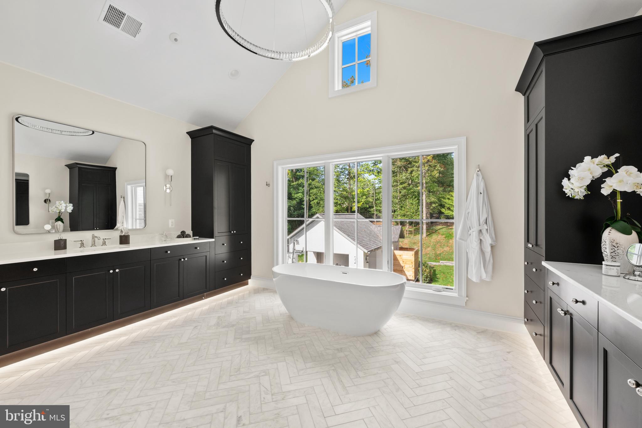 CLEARVIEW MANOR - Residential