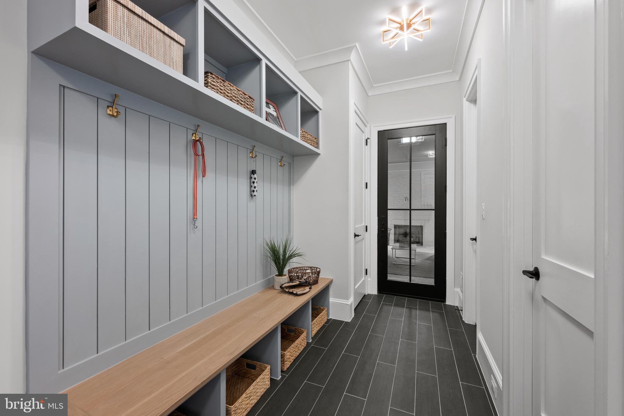 CLEARVIEW MANOR - Residential