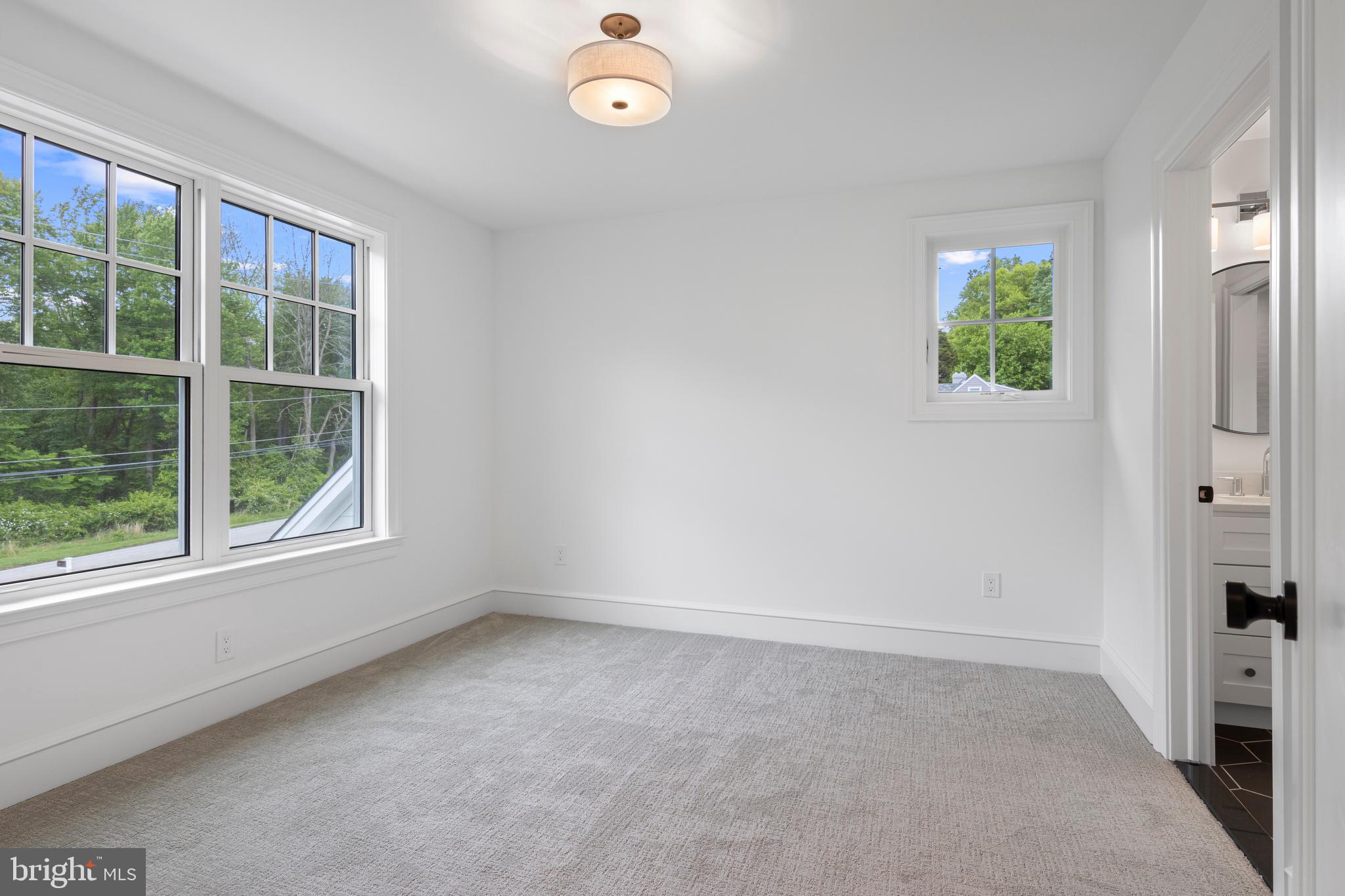 NEWTOWN SQ - Residential