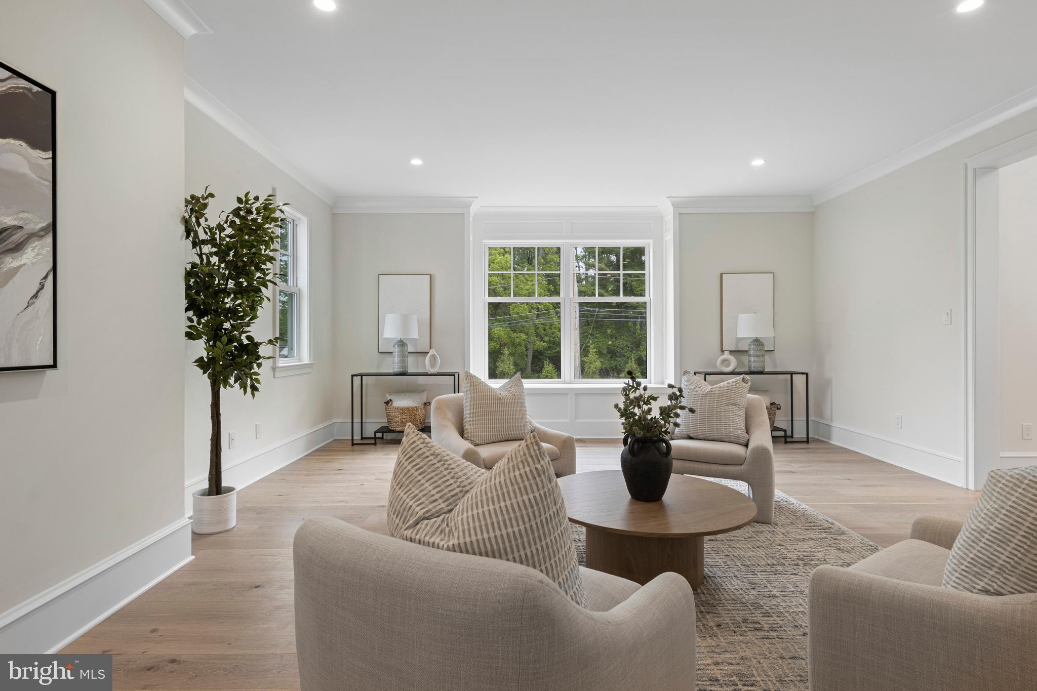 NEWTOWN SQ - Residential
