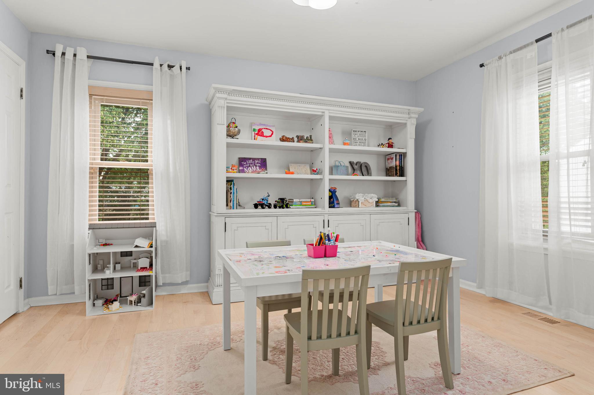 CORNERSTONE - Residential