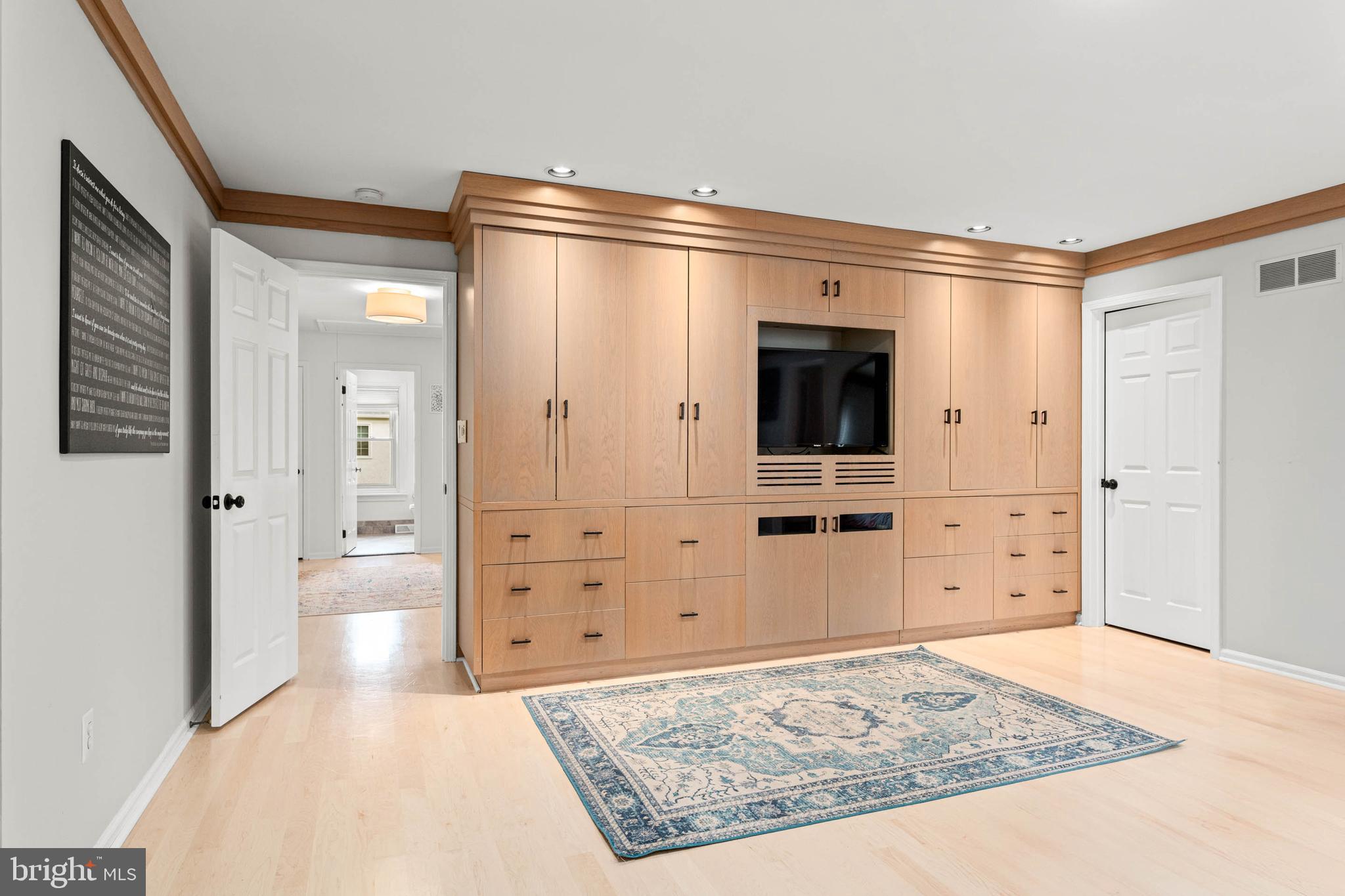 CORNERSTONE - Residential