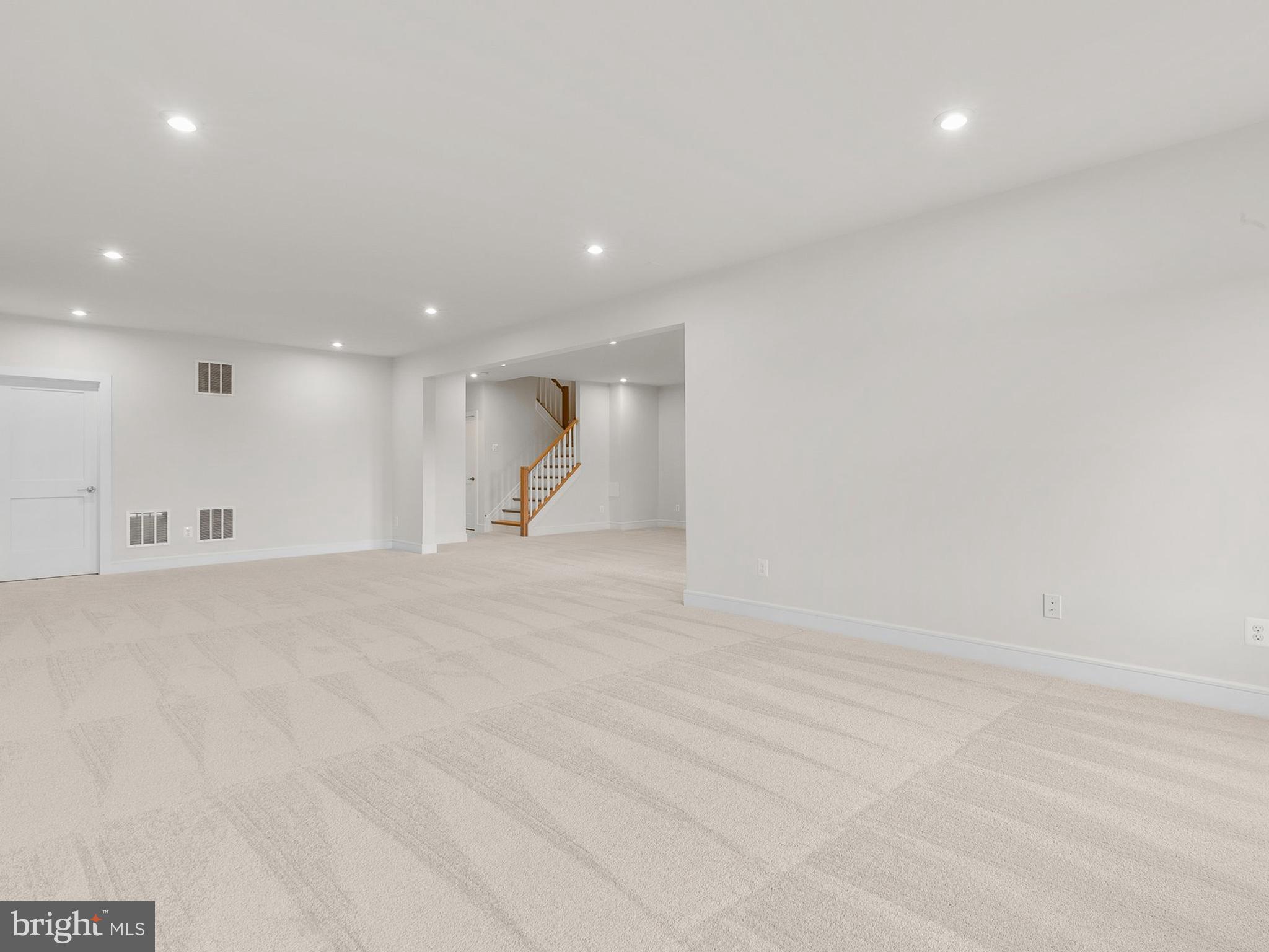 MEADOWBROOK - Residential