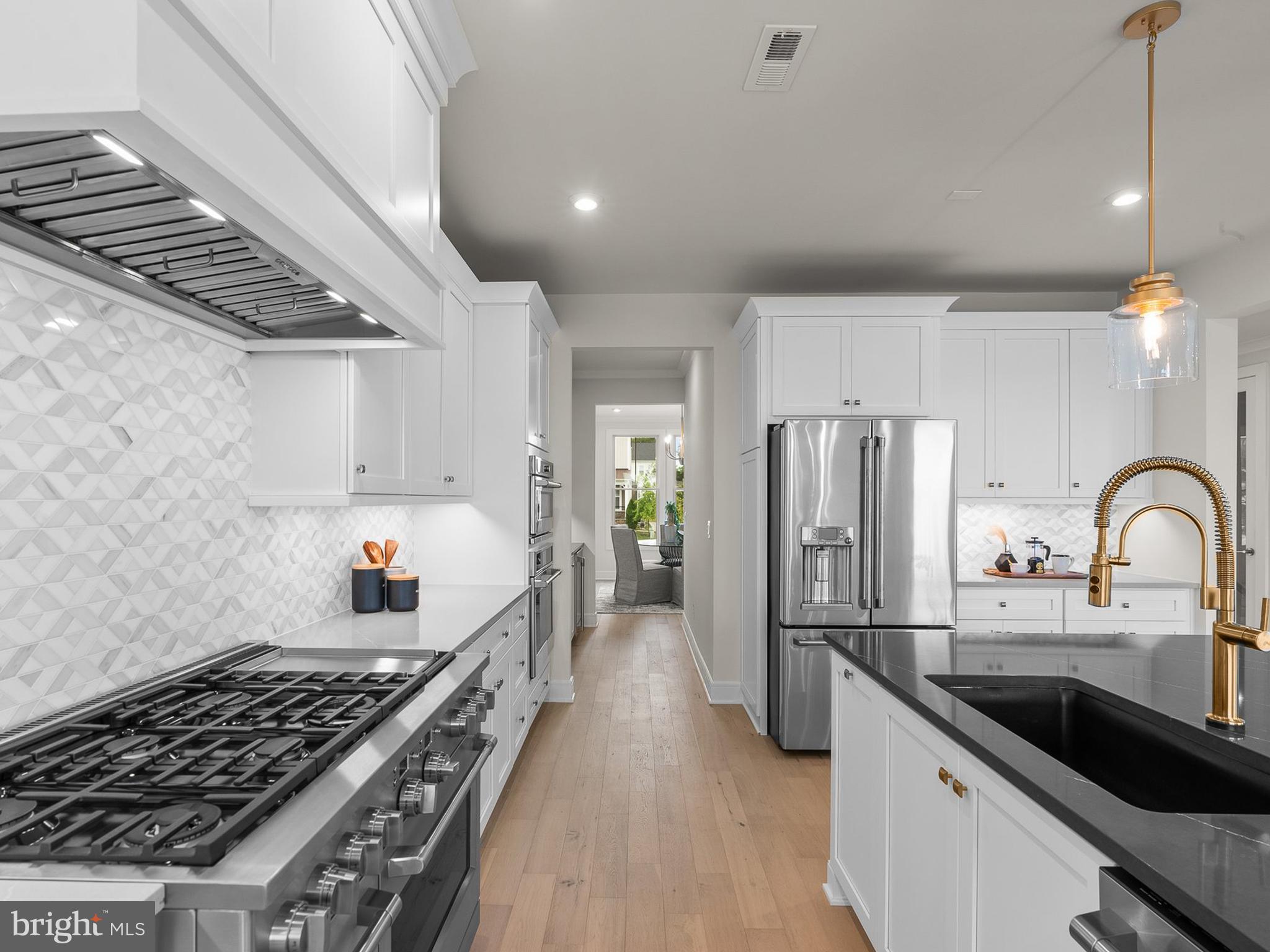 MEADOWBROOK - Residential