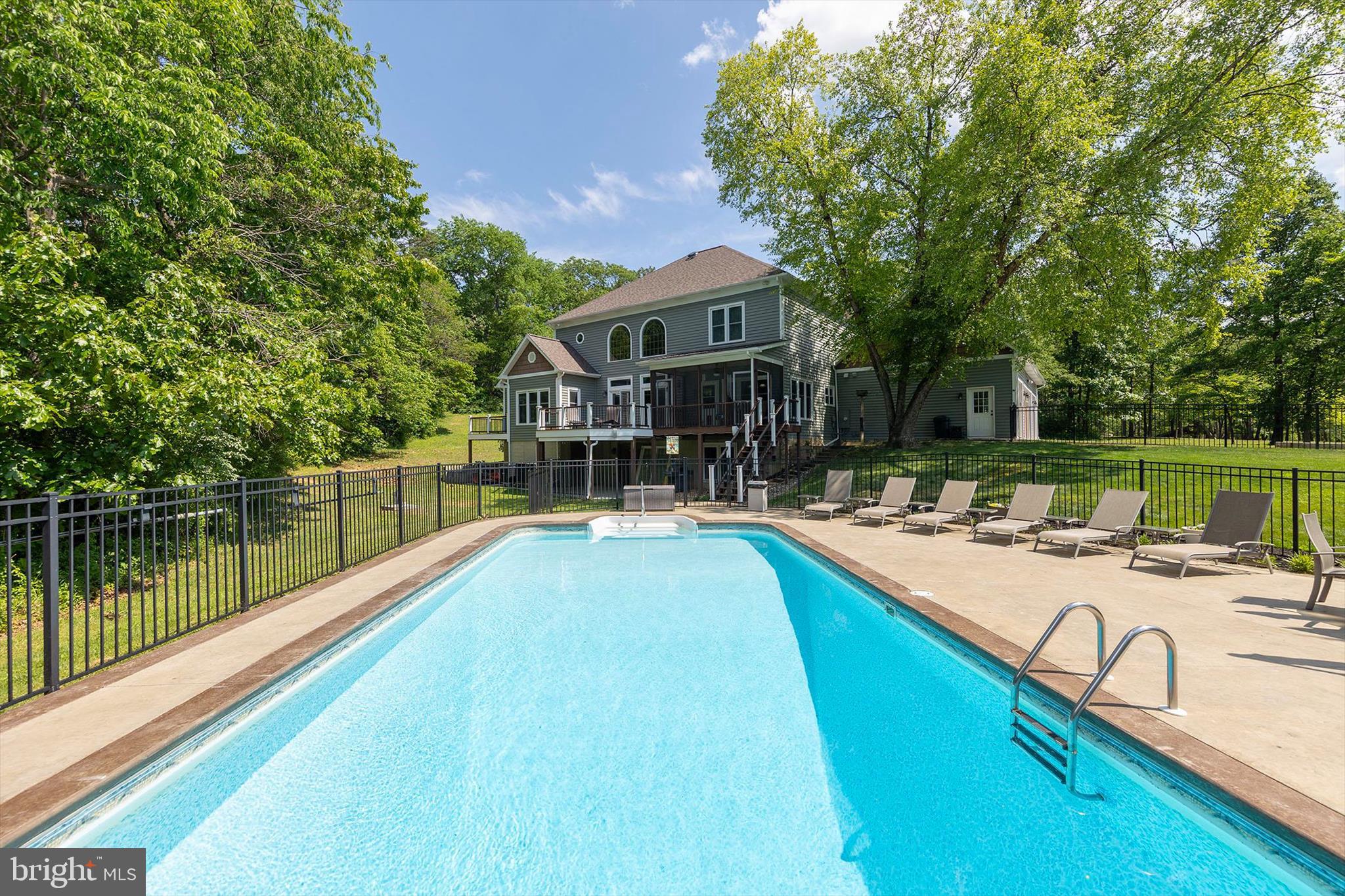 RIDGEVIEW - Residential