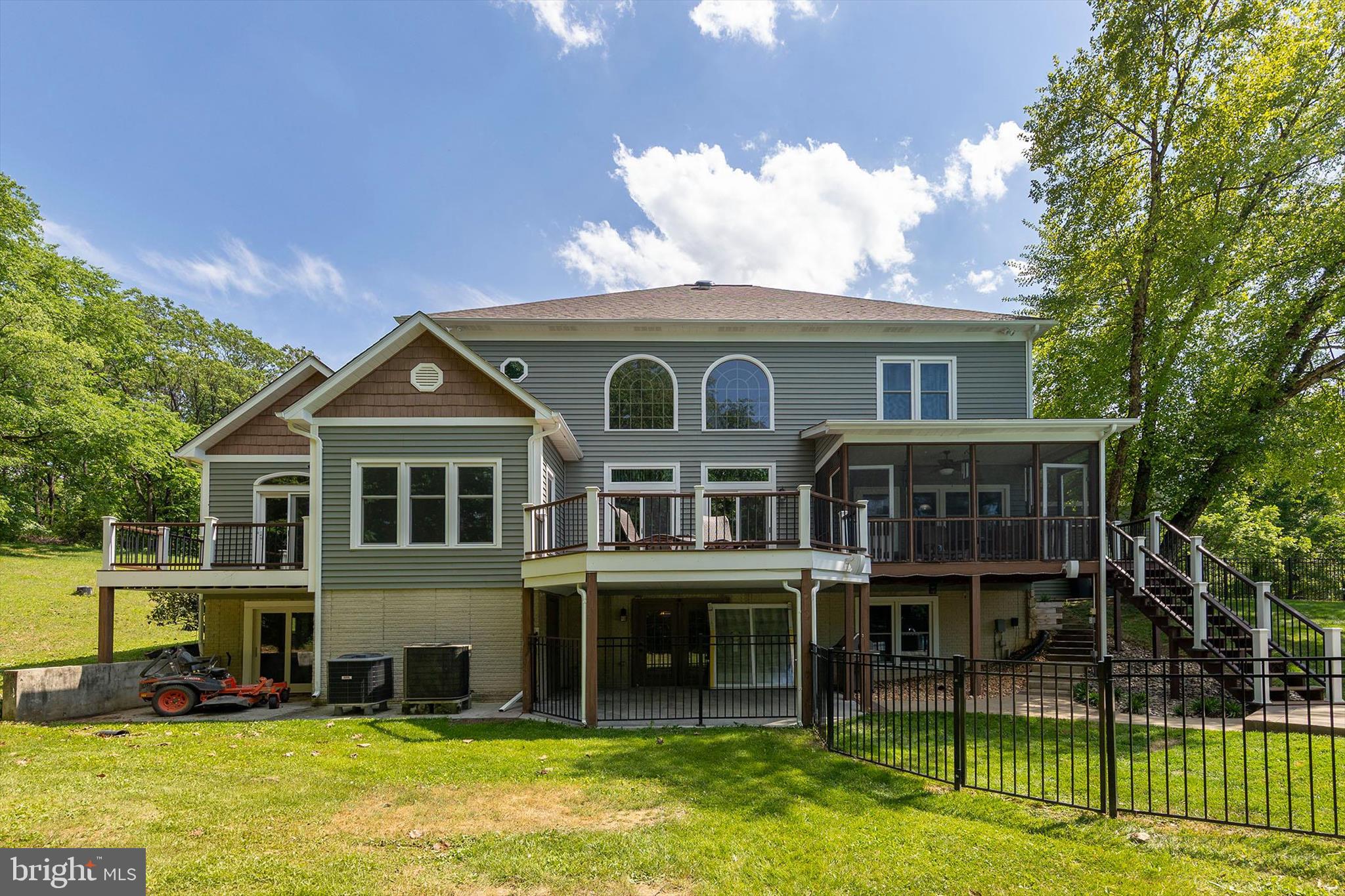 RIDGEVIEW - Residential