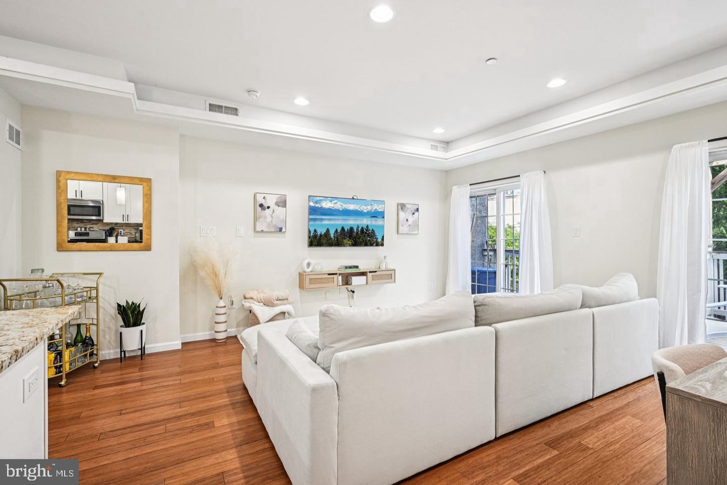 LUDLOW - Residential