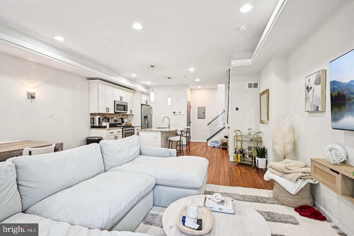 LUDLOW - Residential