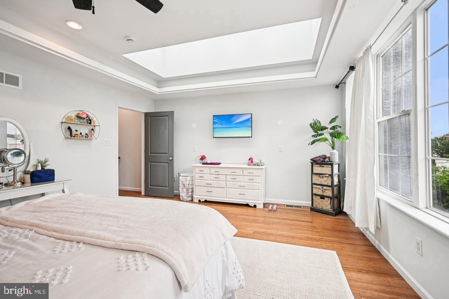 LUDLOW - Residential