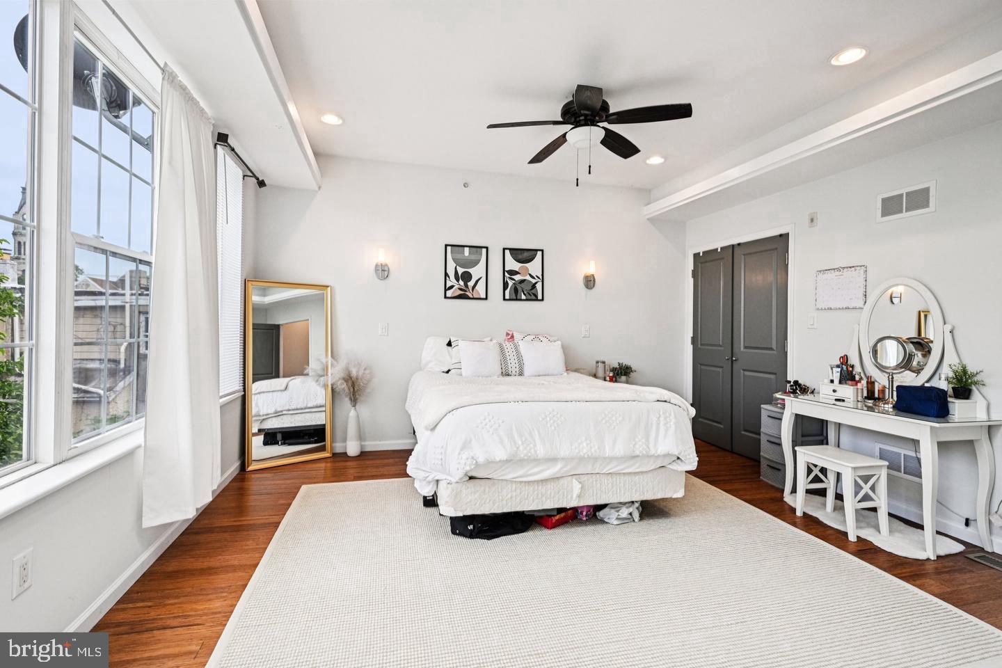 LUDLOW - Residential