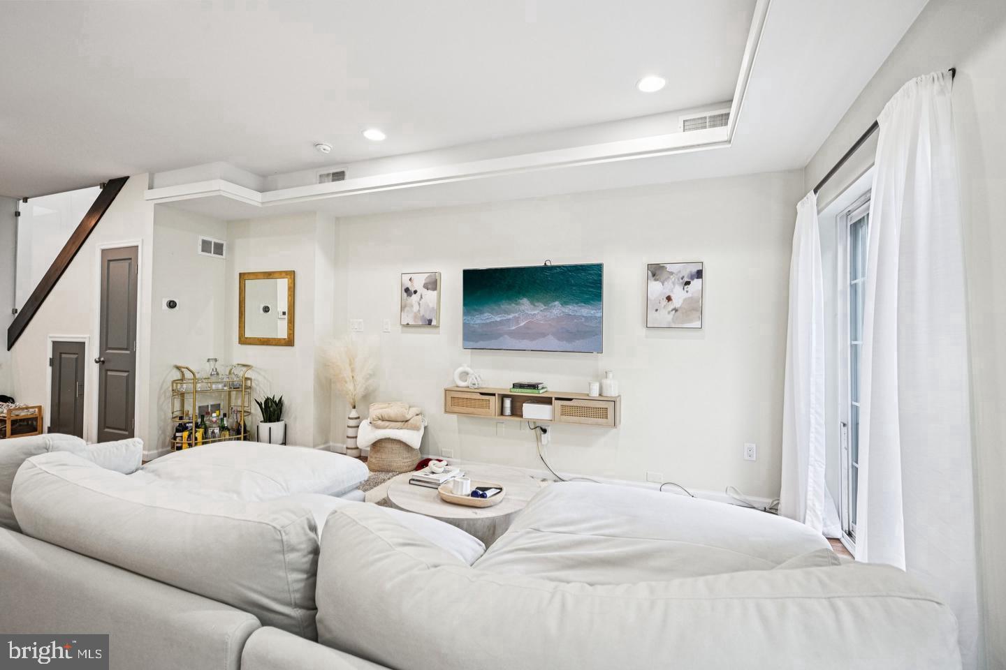 LUDLOW - Residential