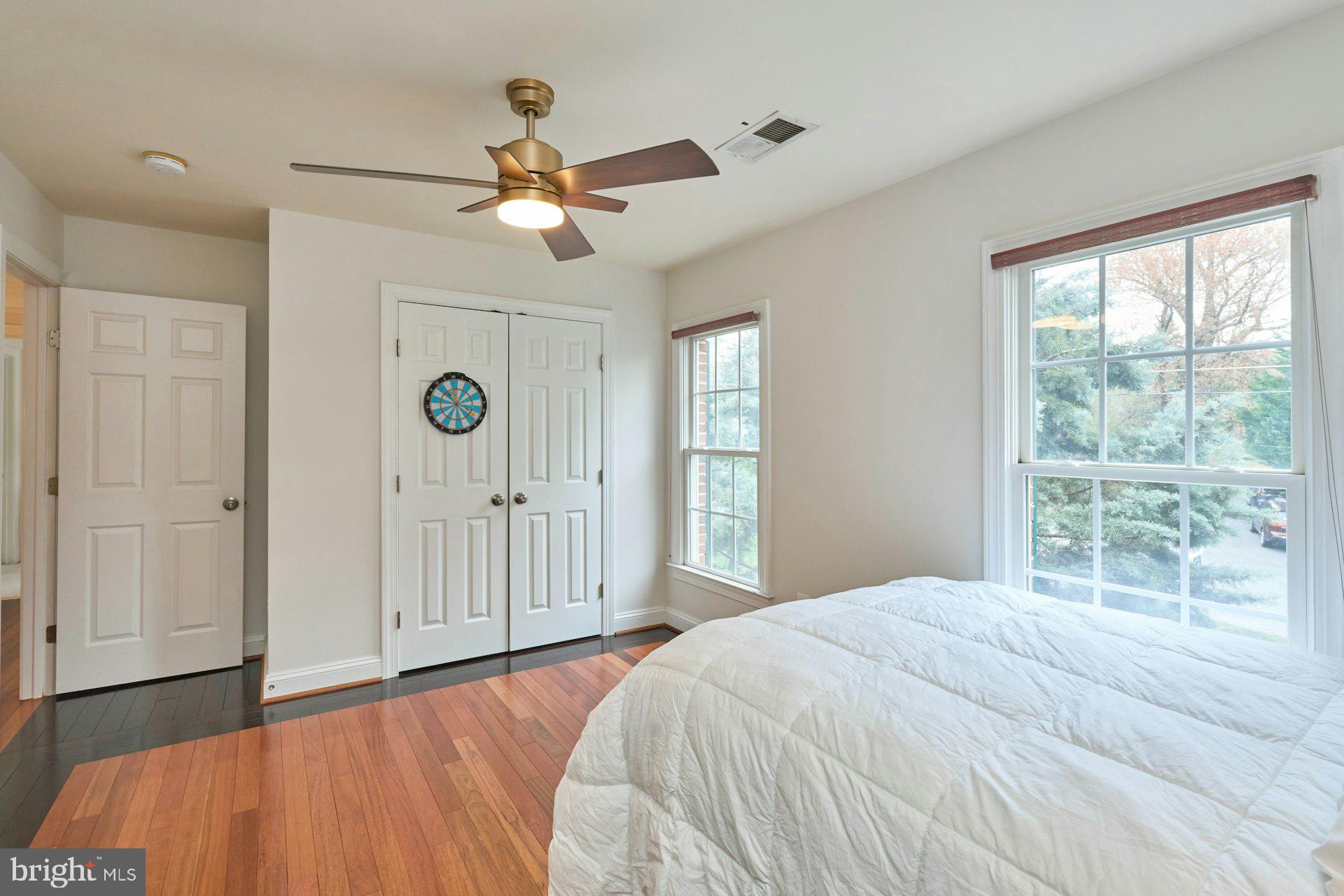 WESTHAMPTON - Residential
