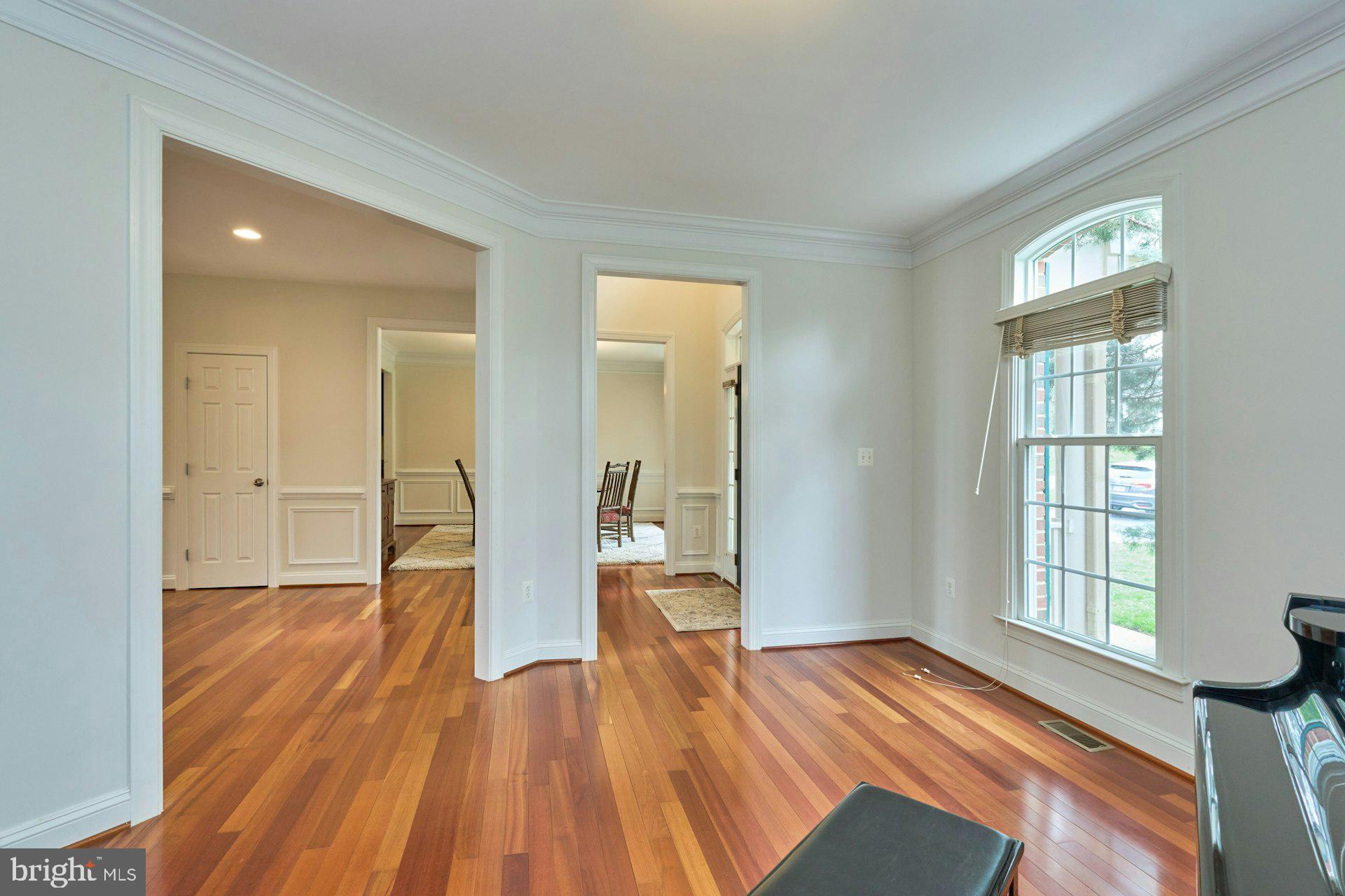 WESTHAMPTON - Residential