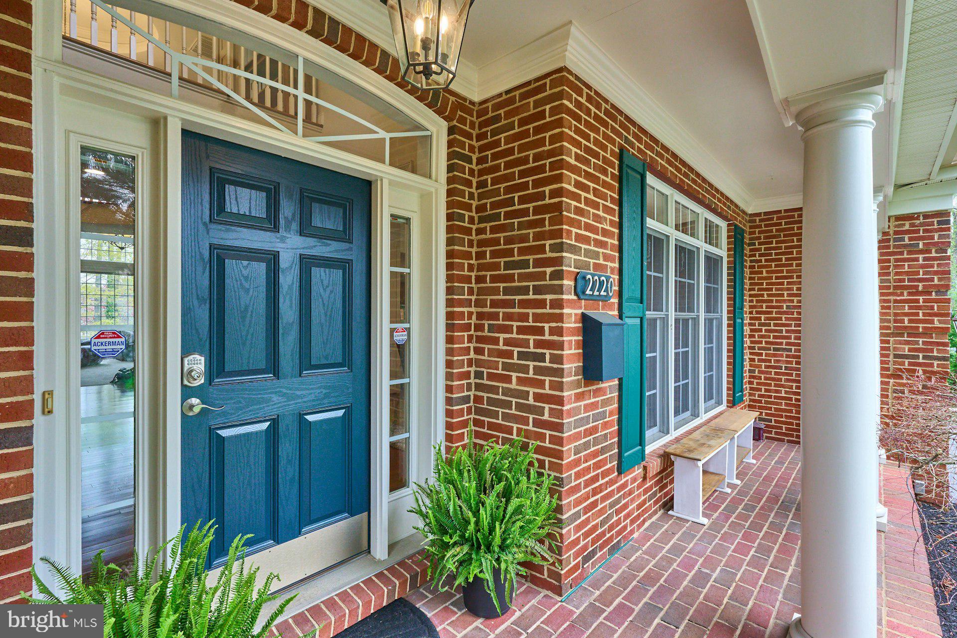 WESTHAMPTON - Residential
