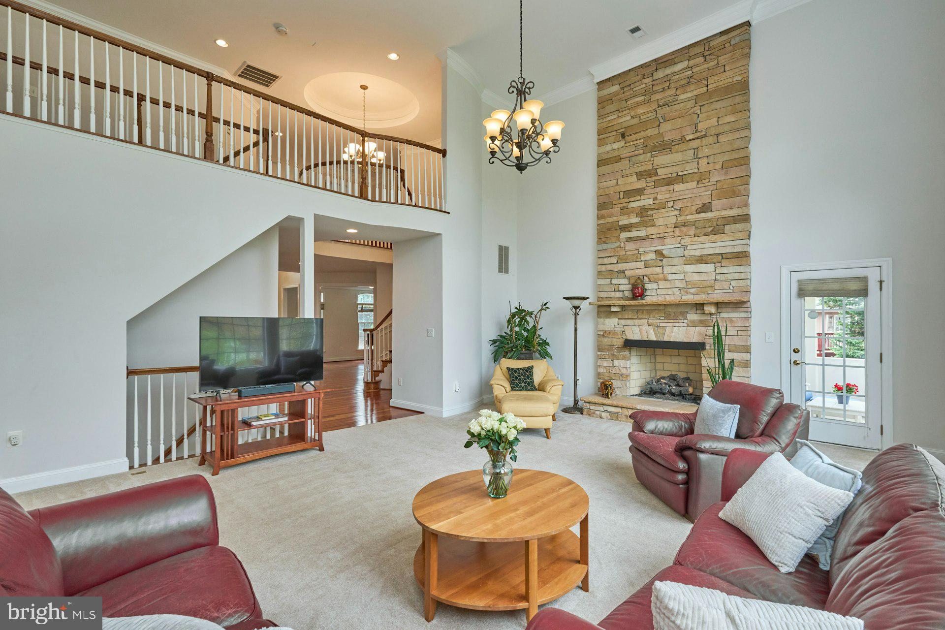 WESTHAMPTON - Residential