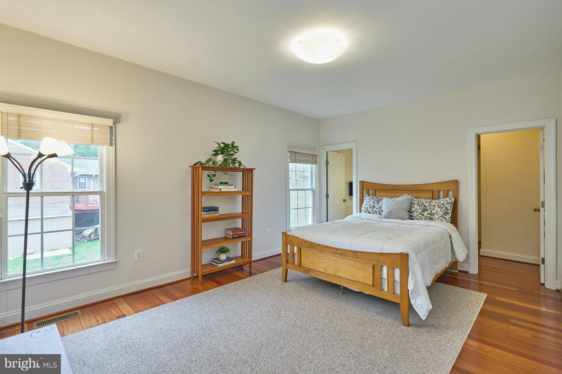 WESTHAMPTON - Residential