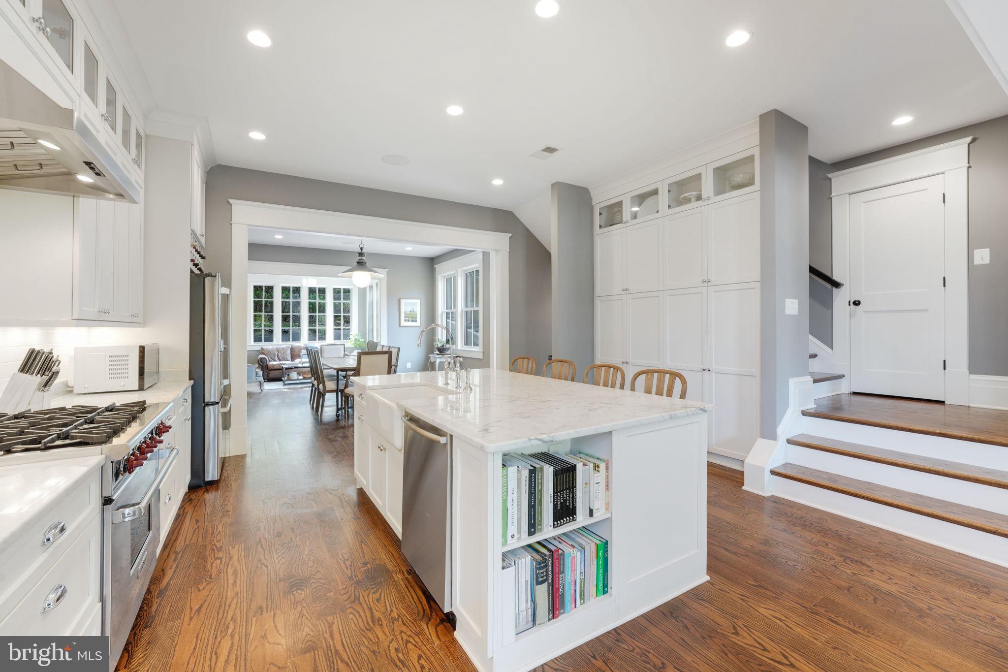 LEE HEIGHTS - Residential
