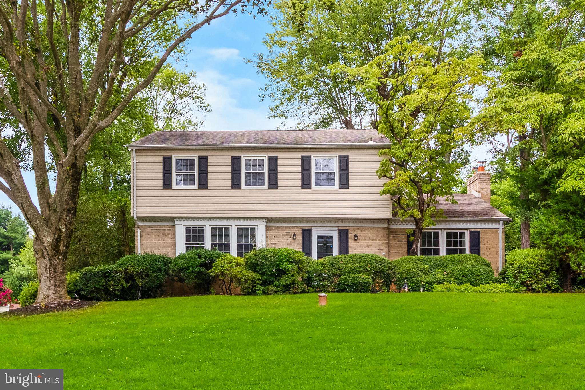 Beautifully maintained, one‑owner home offering 4 bedrooms, 2.5 bathrooms, and a light‑filled, airy layout. The 2020‑renovated kitchen anchors the main level, which includes both a formal living room and a separate family room, plus a sunroom that brings in generous natural light.

Situated on a 0.60‑acre lot, the property provides ample outdoor space while remaining manageable. An expansive basement serves as a blank slate, ready to be finished to suit your needs- home gym, media room, workshop, or additional living area.