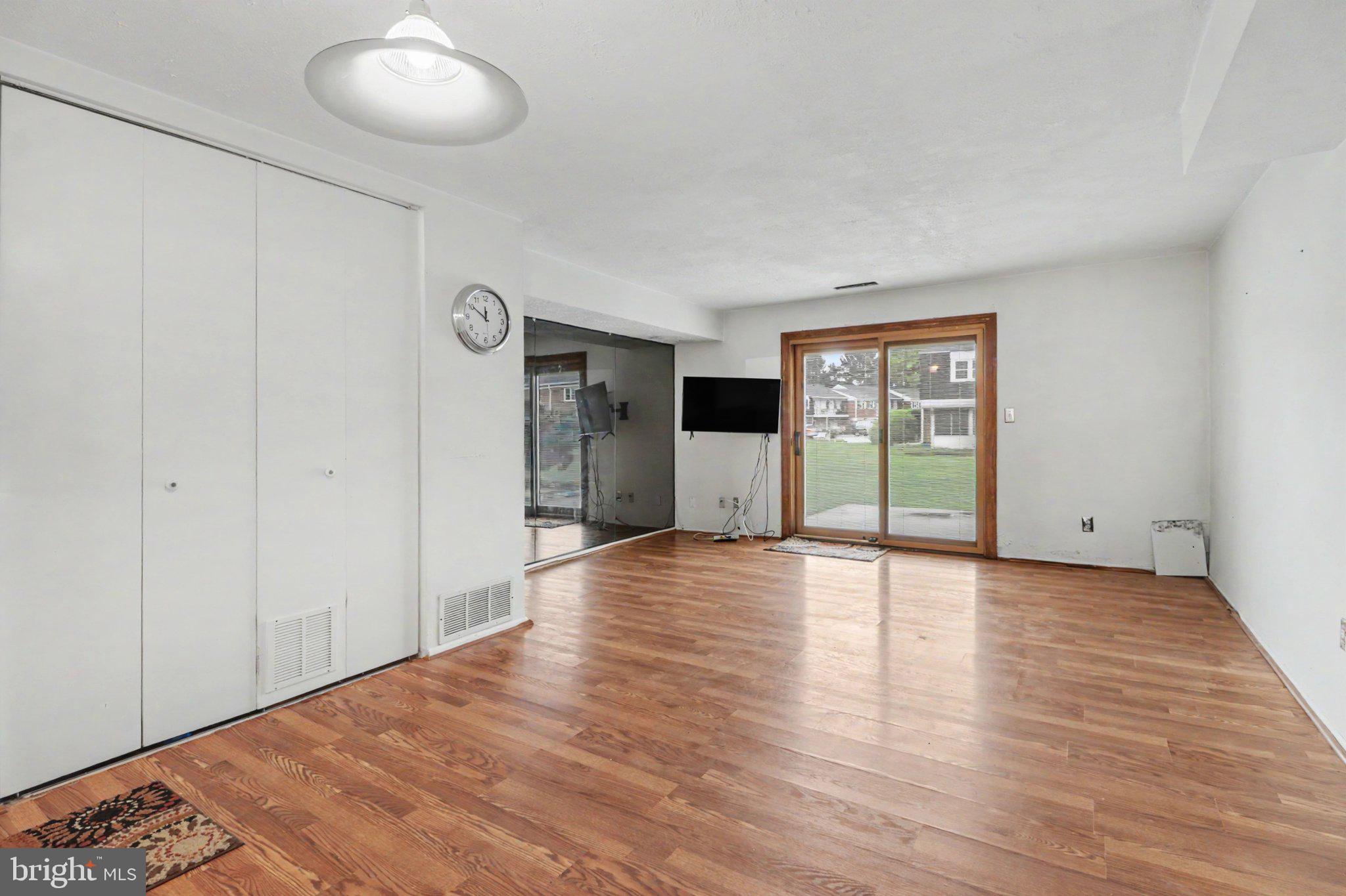 COLONY PARK - Residential