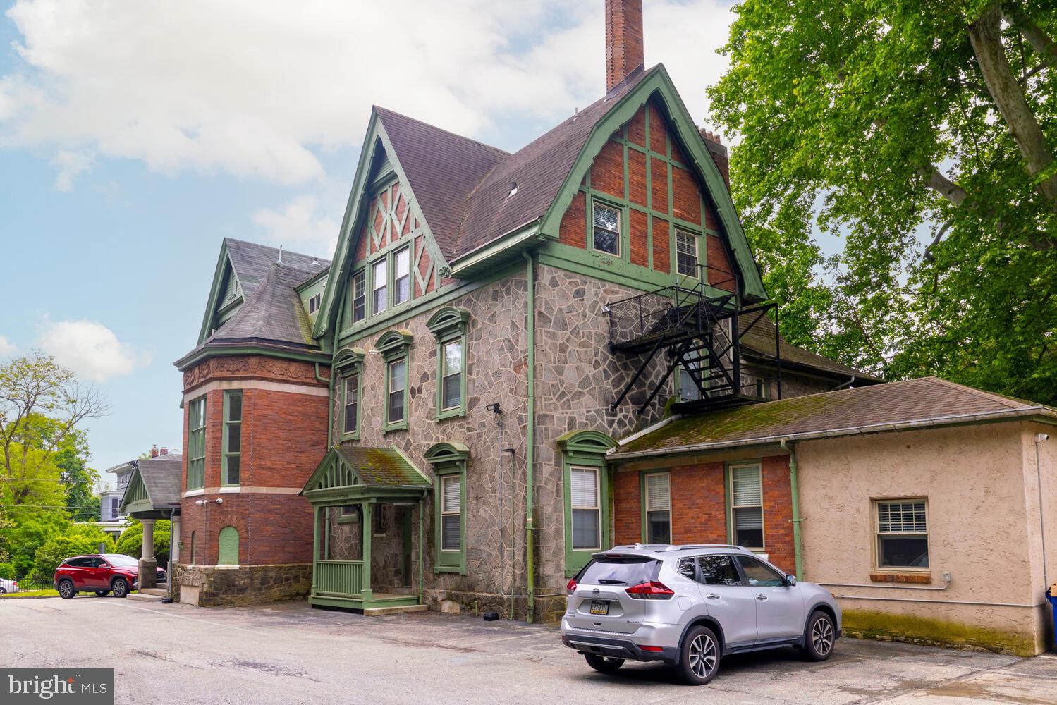 GERMANTOWN (WEST) - Commercial Sale