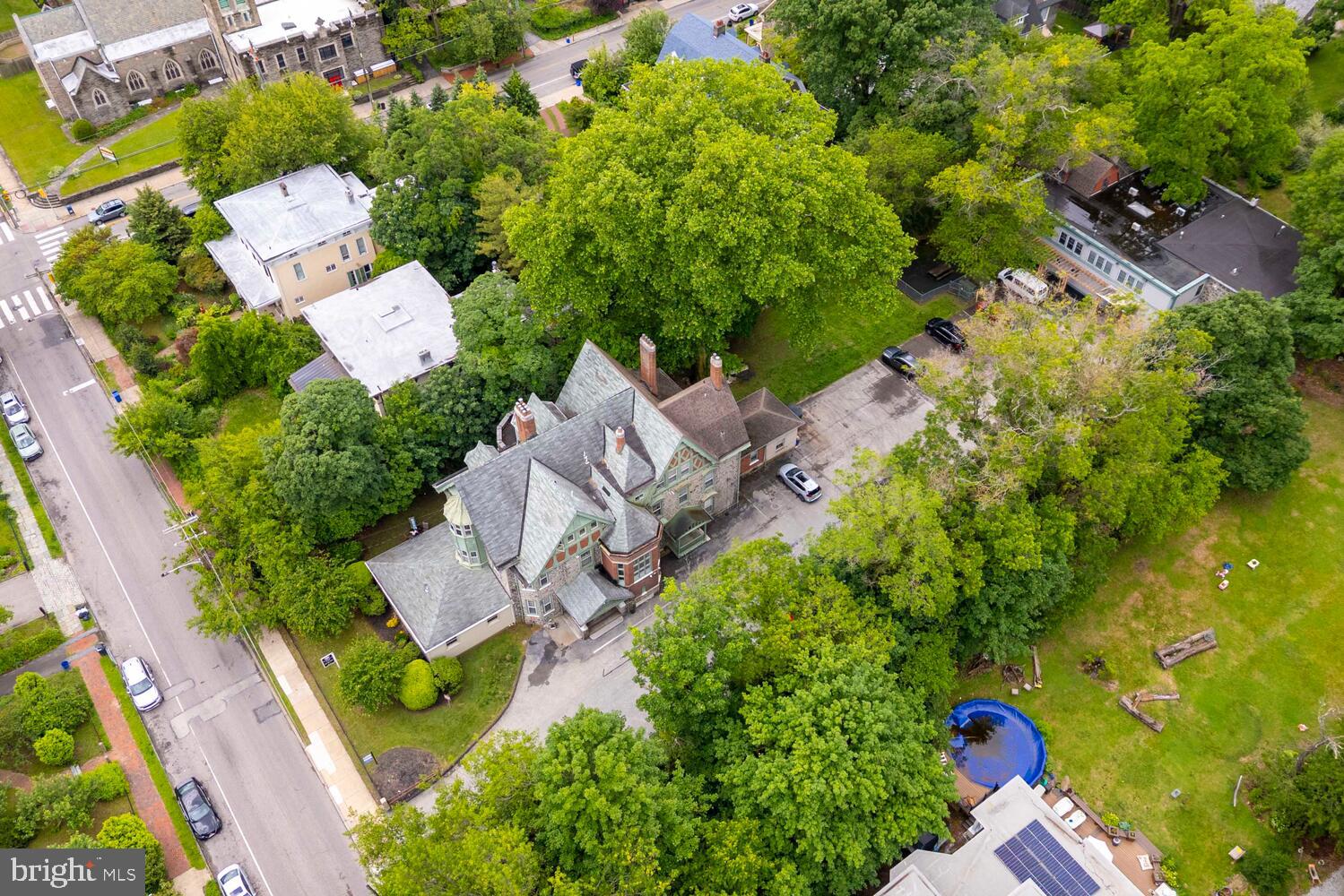 GERMANTOWN (WEST) - Commercial Sale