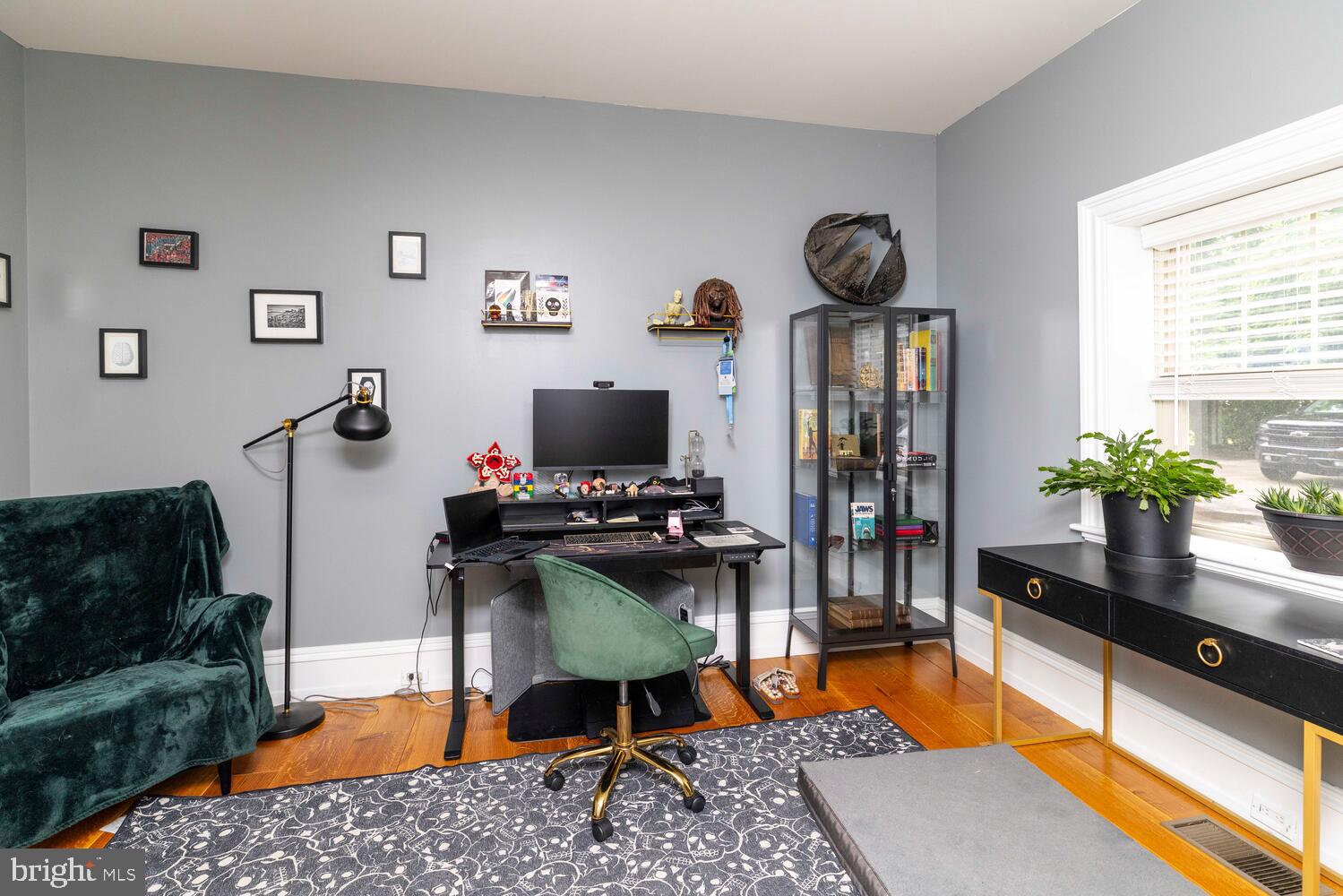 GERMANTOWN (WEST) - Commercial Sale