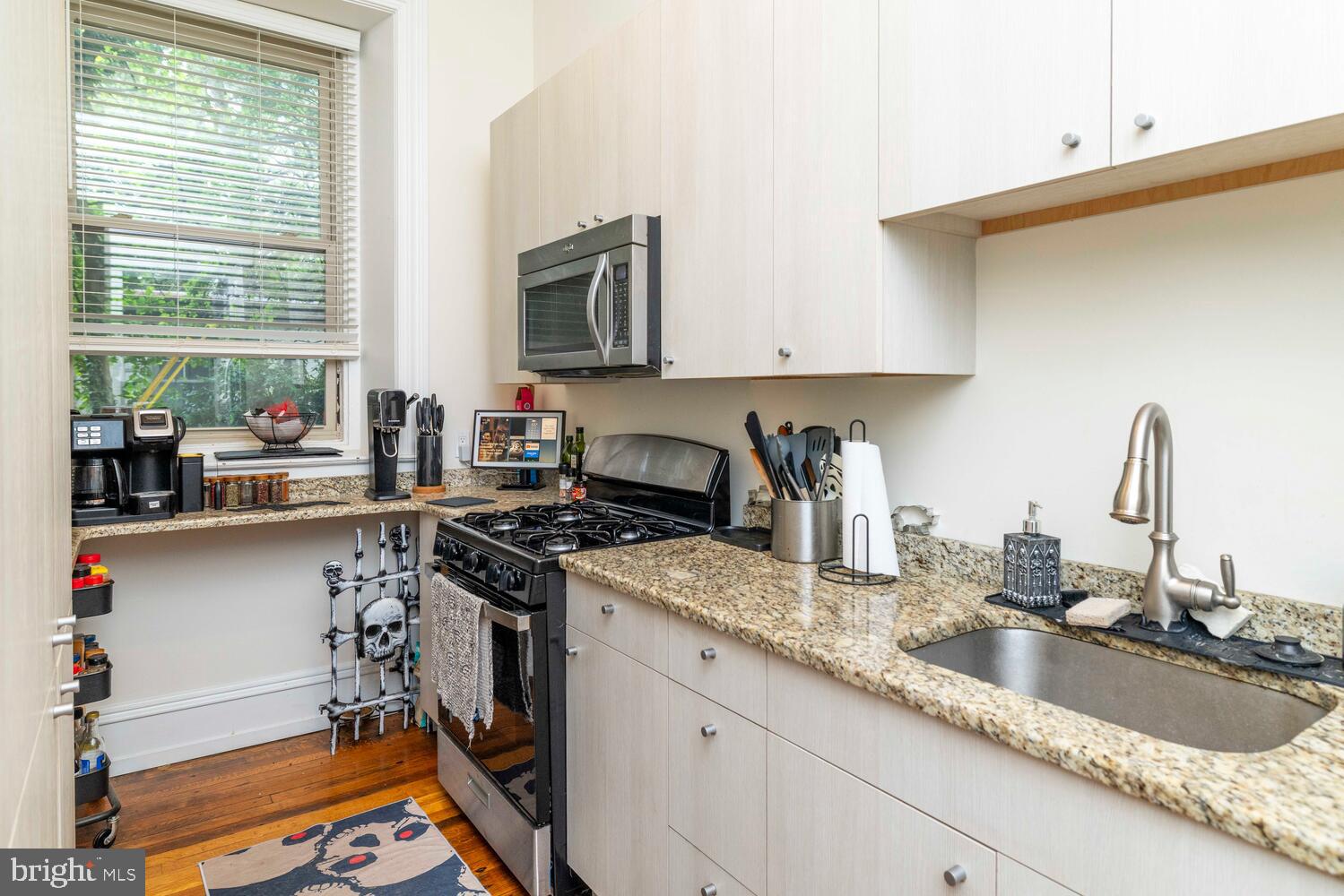 GERMANTOWN (WEST) - Commercial Sale