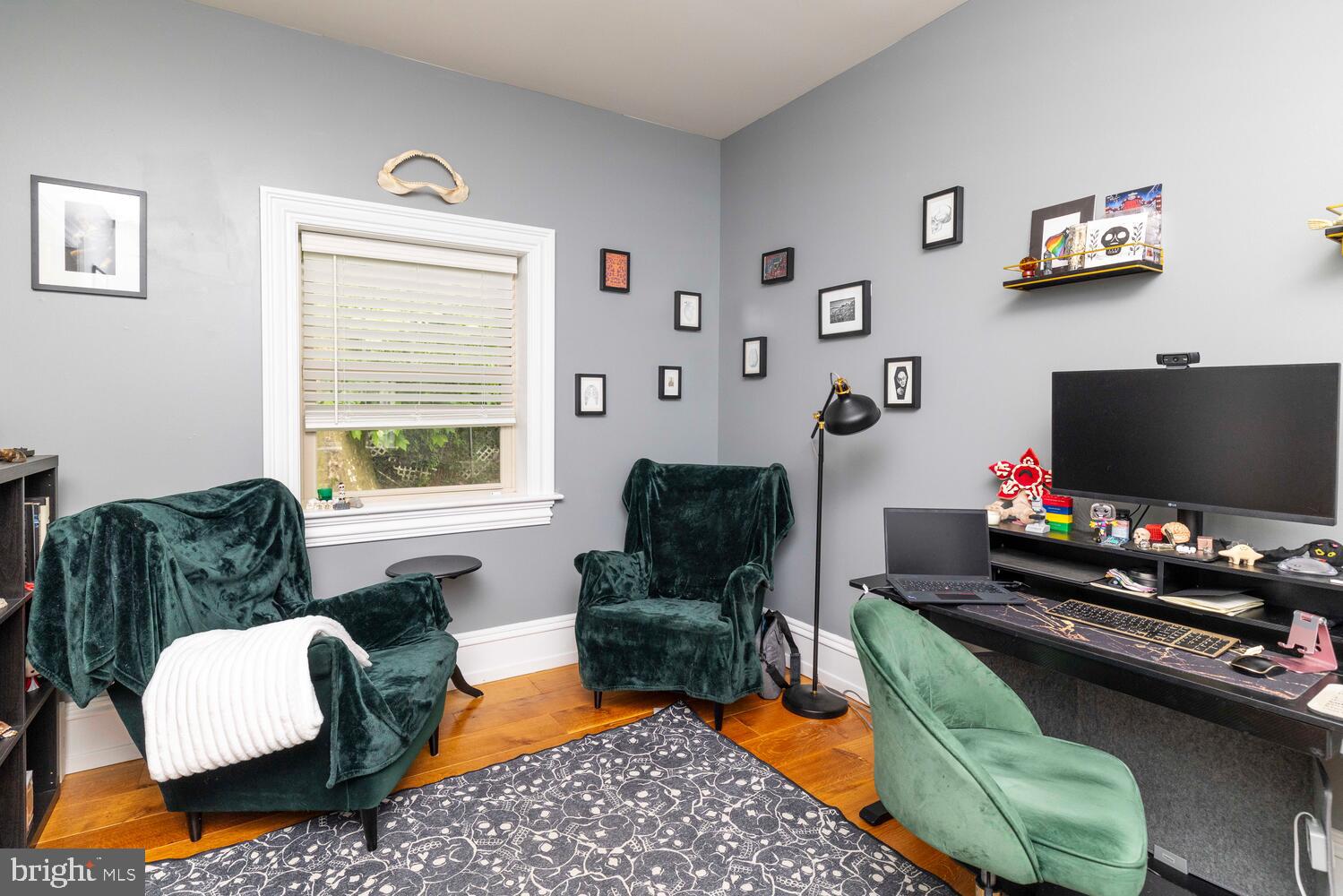 GERMANTOWN (WEST) - Commercial Sale