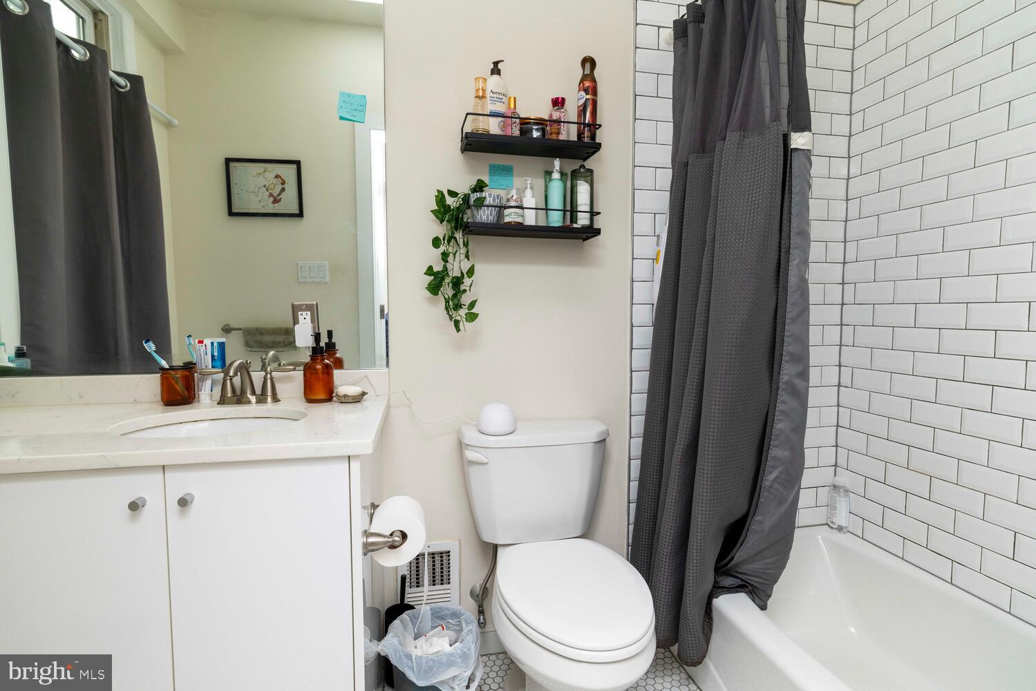 GERMANTOWN (WEST) - Commercial Sale