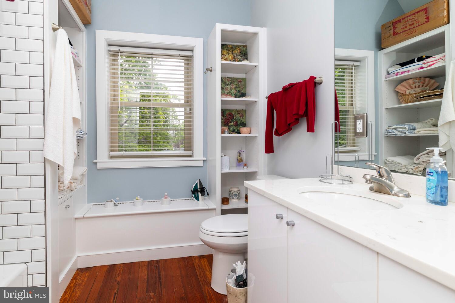 GERMANTOWN (WEST) - Commercial Sale