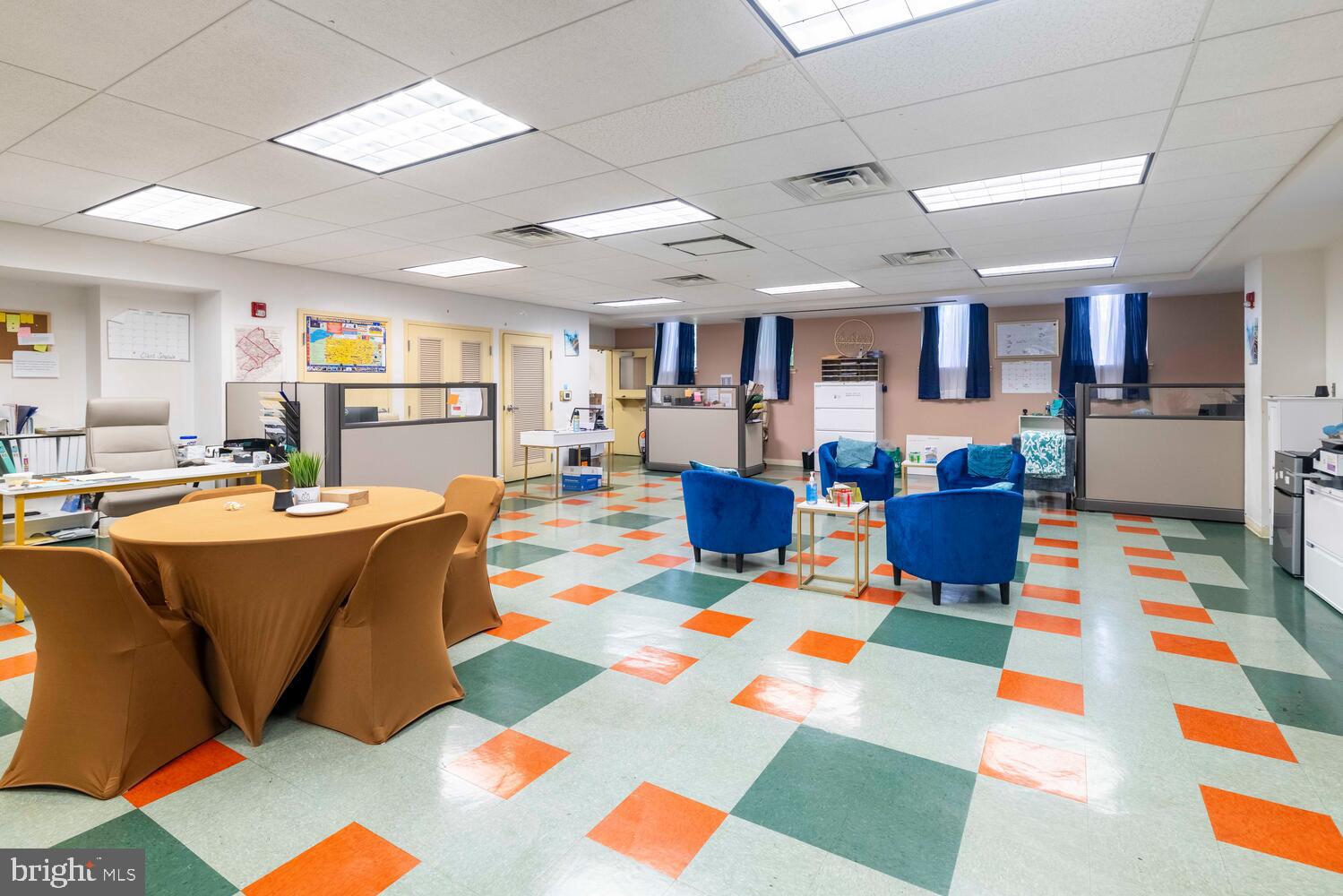 GERMANTOWN (WEST) - Commercial Sale