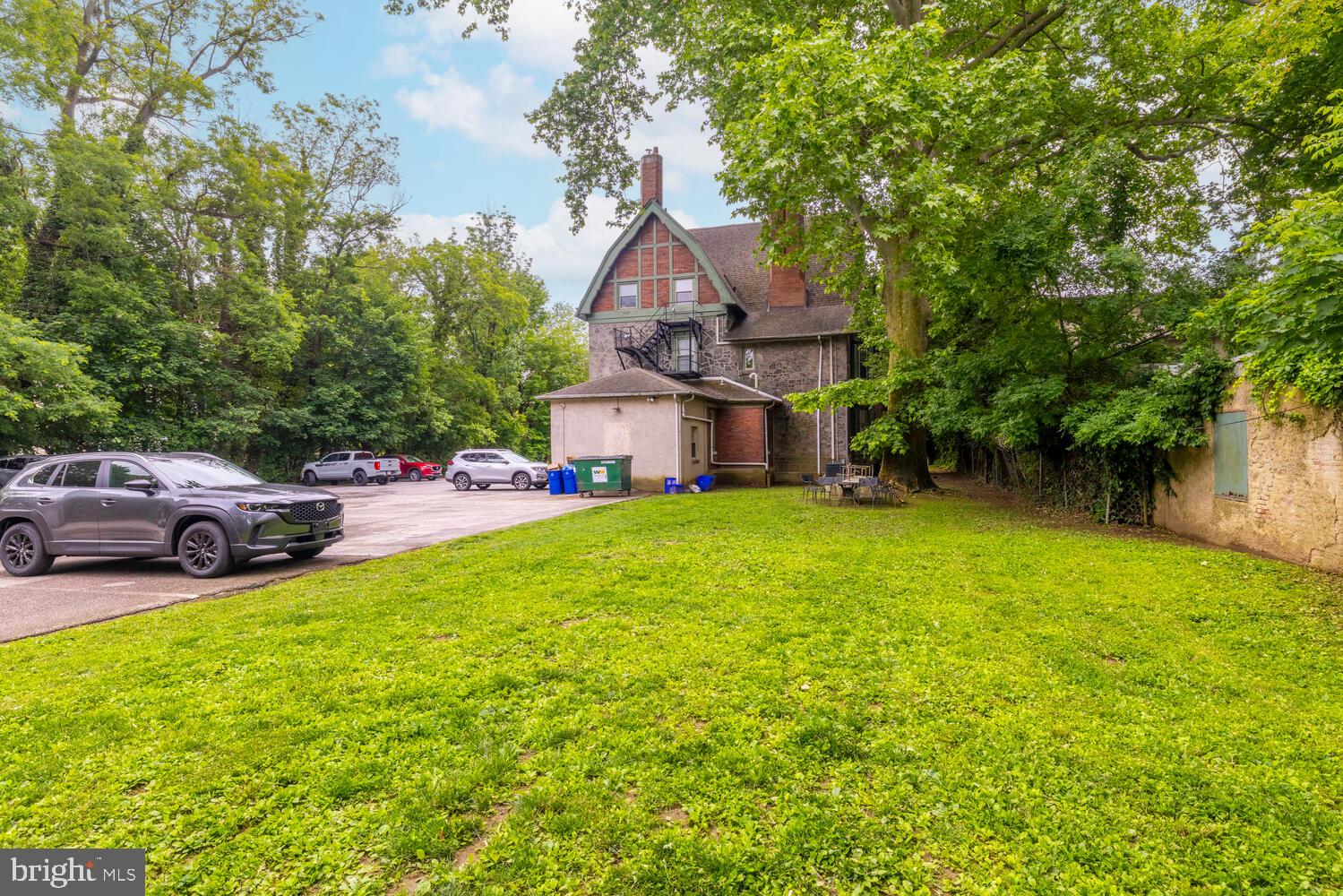 GERMANTOWN (WEST) - Commercial Sale