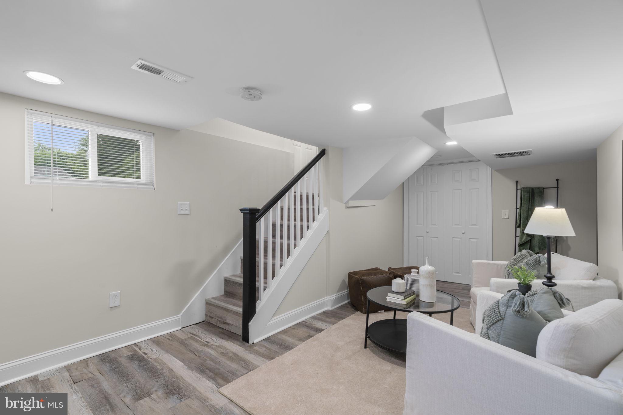 CATONSVILLE MANOR - Residential