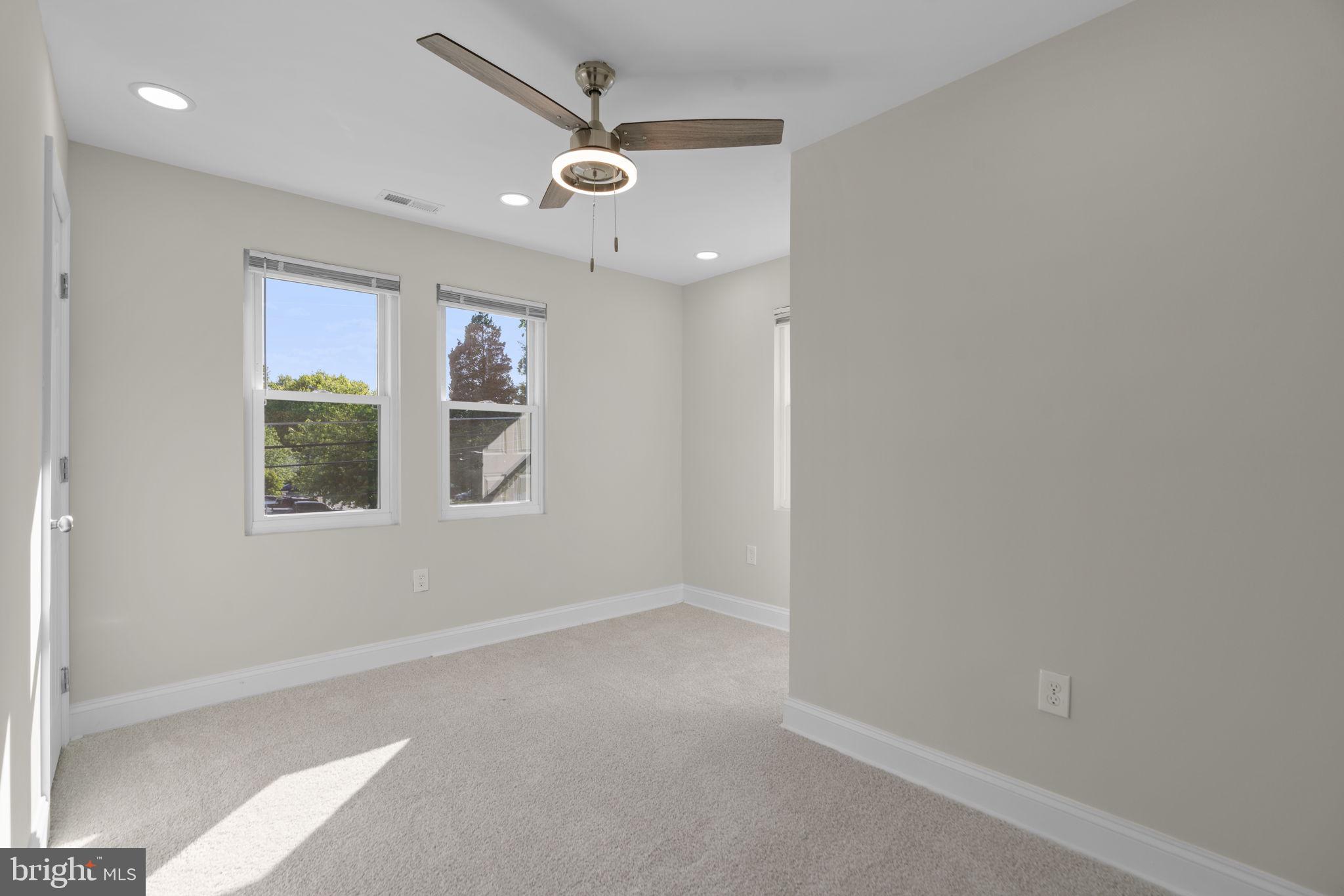 CATONSVILLE MANOR - Residential
