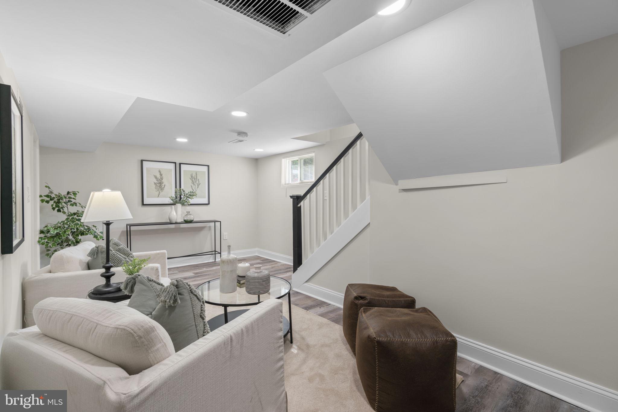 CATONSVILLE MANOR - Residential