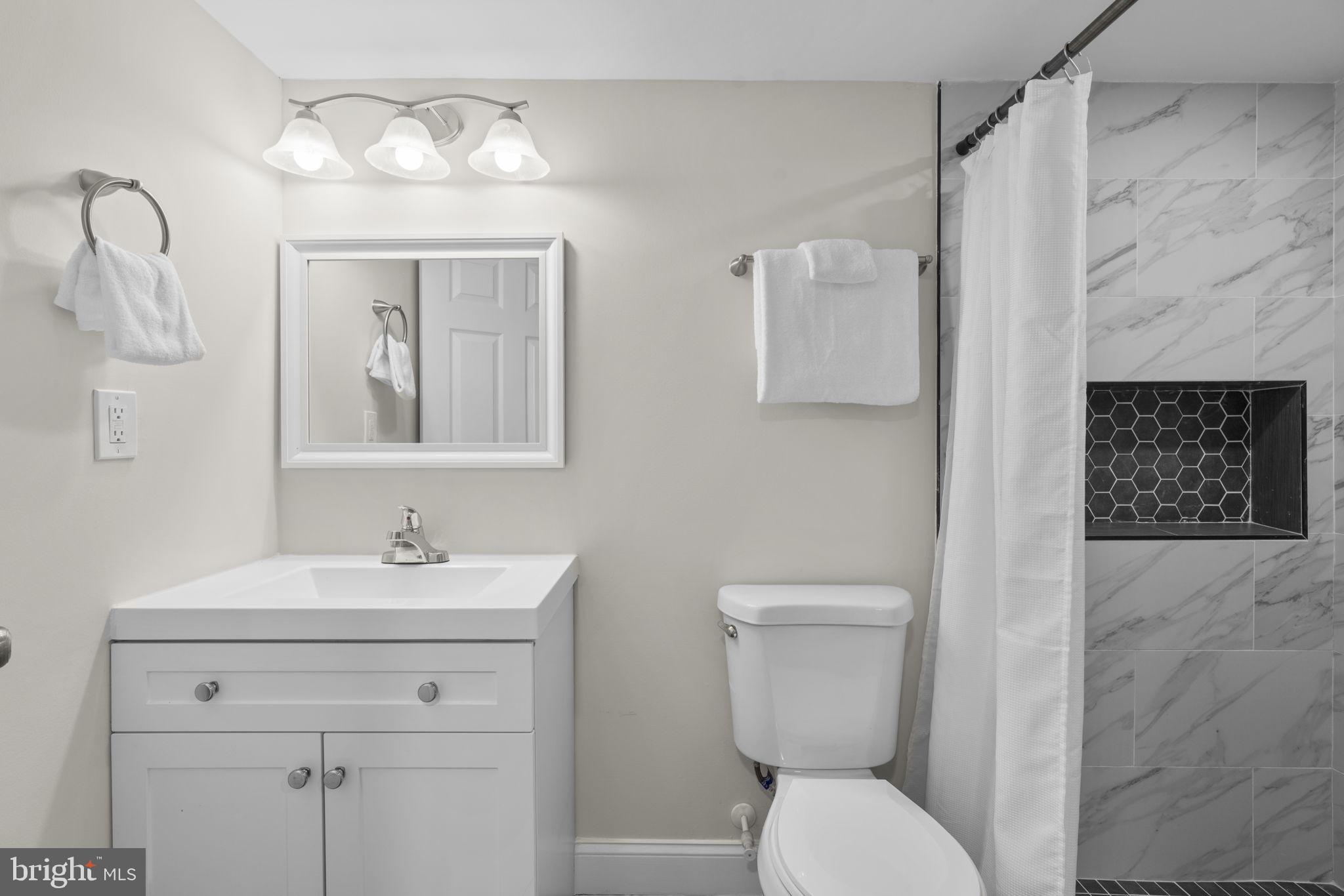 CATONSVILLE MANOR - Residential