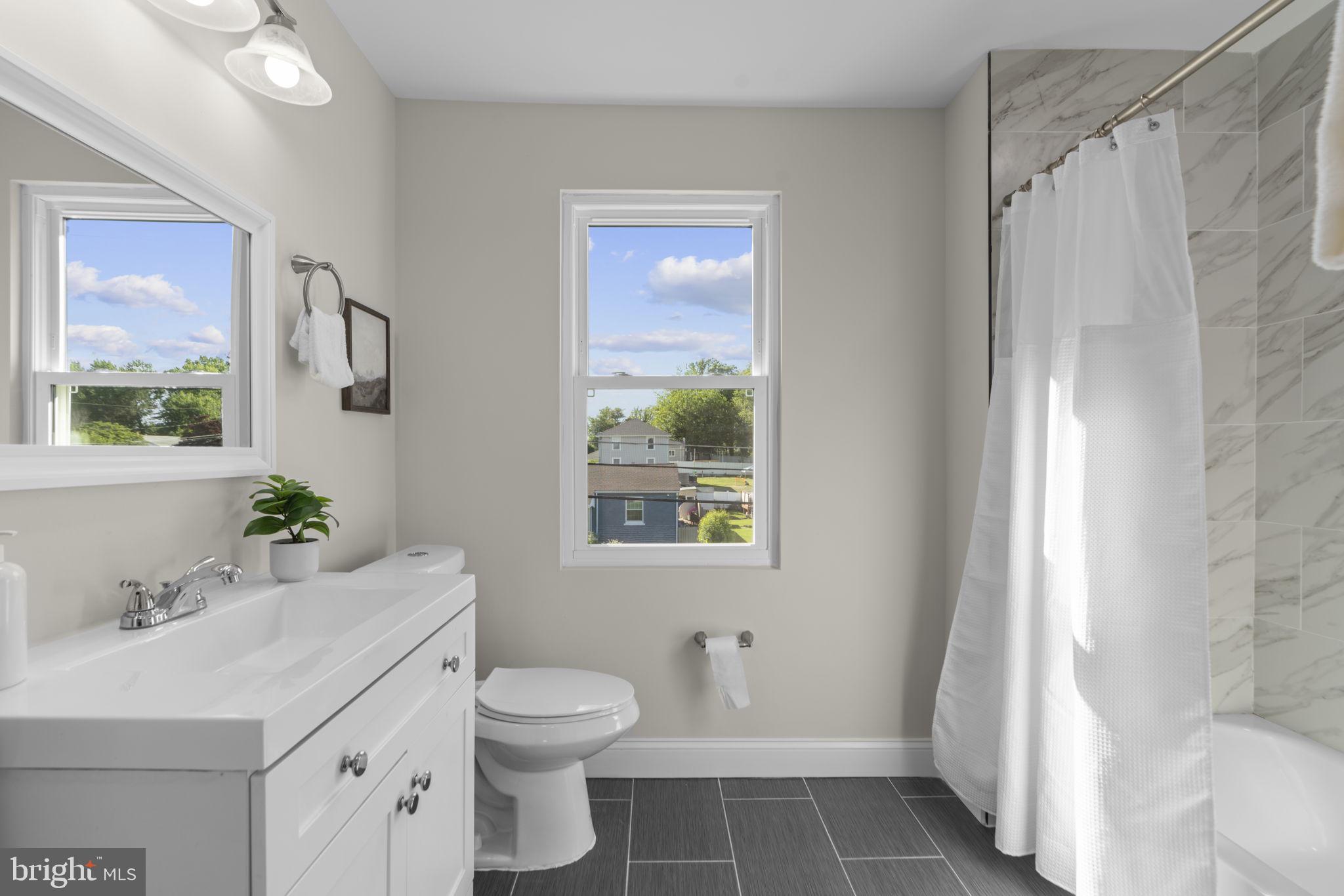 CATONSVILLE MANOR - Residential