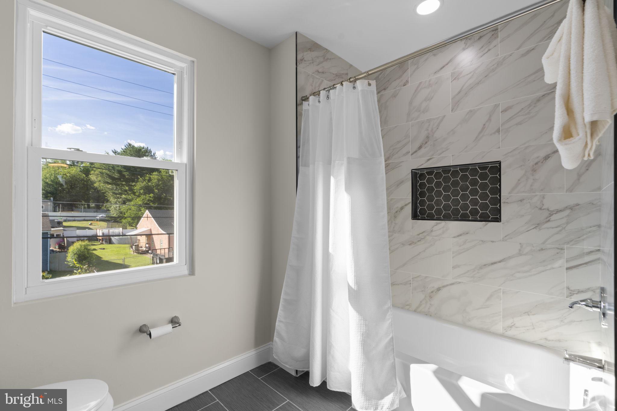 CATONSVILLE MANOR - Residential