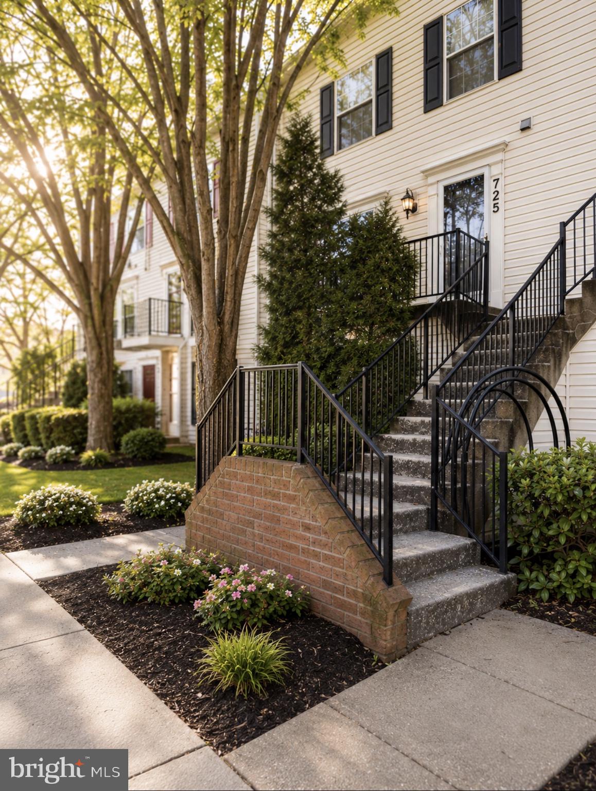 HILL OAKS CONDO PHASE 1- - Residential