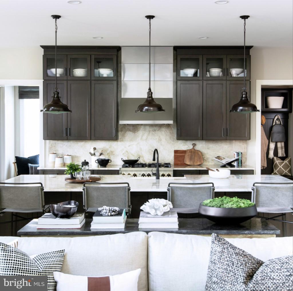 PARKSIDE VILLAGE - Residential