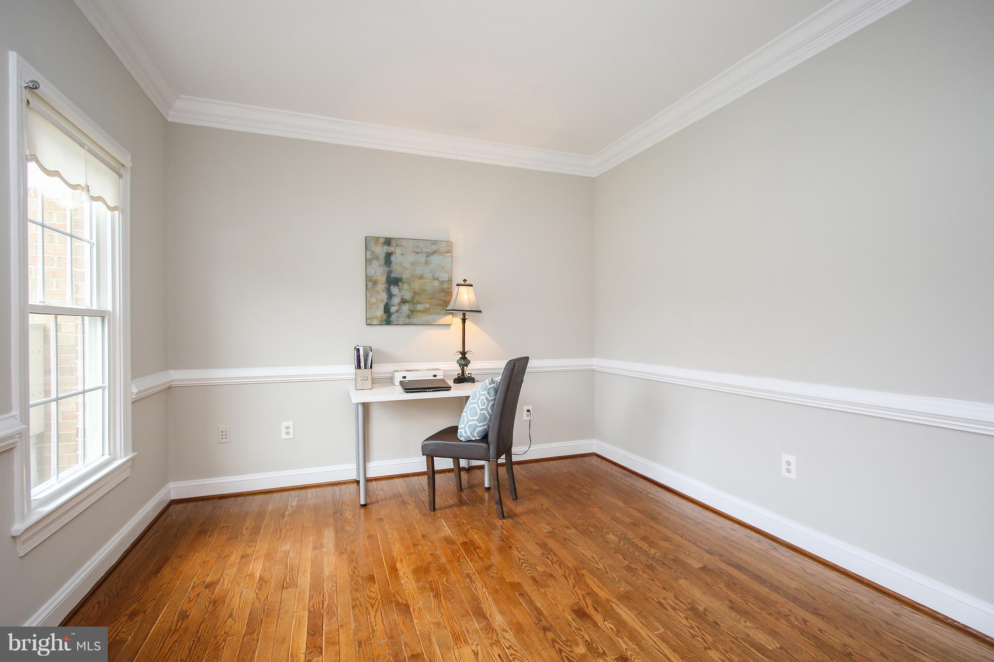 LAYTONSVILLE TOWN - Residential