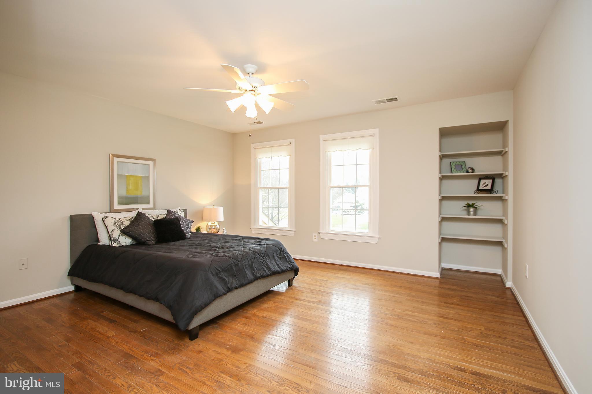 LAYTONSVILLE TOWN - Residential