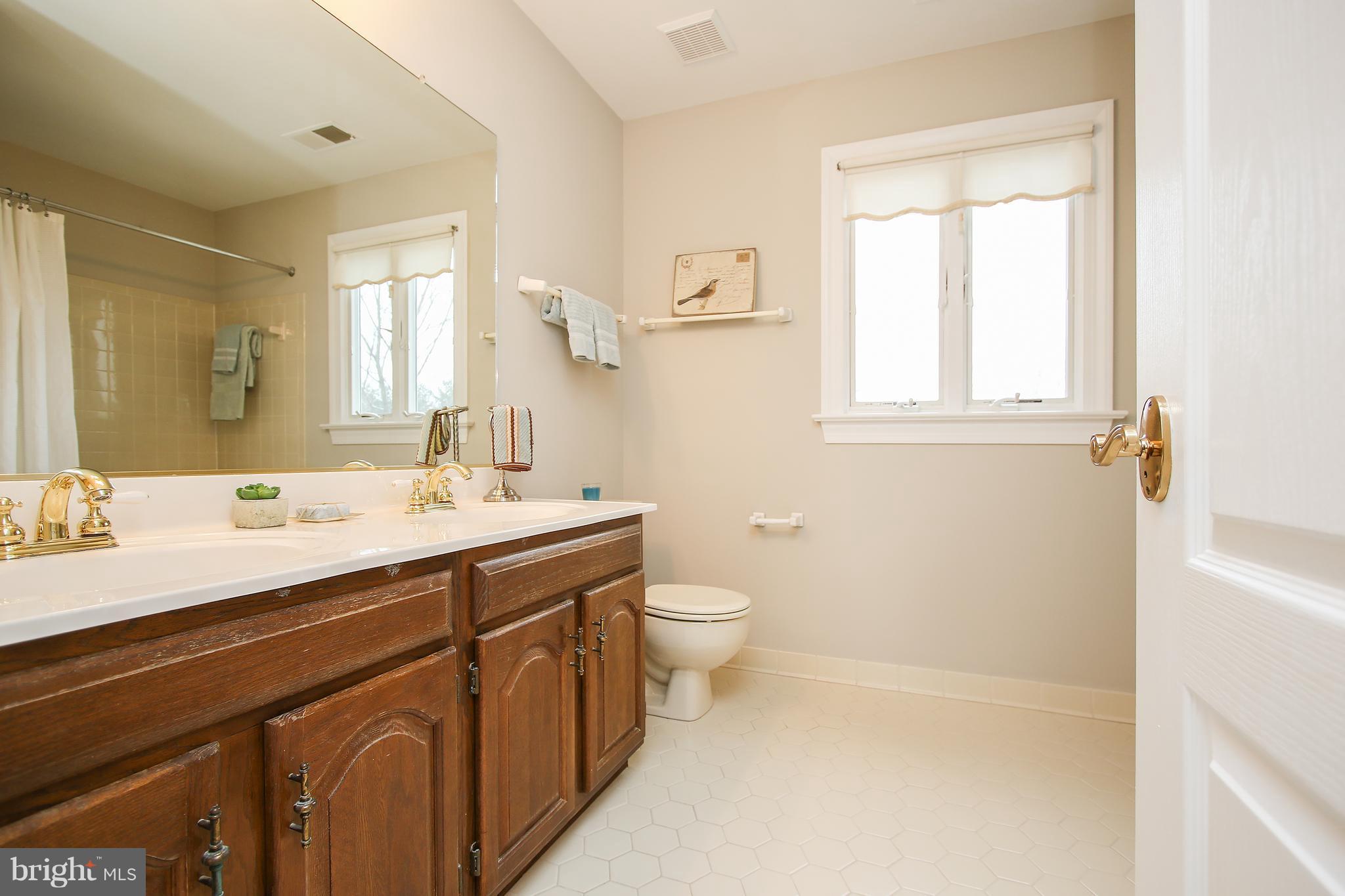 LAYTONSVILLE TOWN - Residential