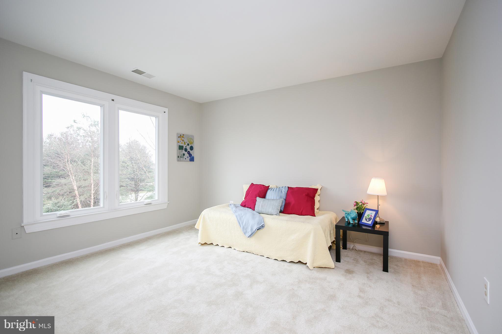 LAYTONSVILLE TOWN - Residential