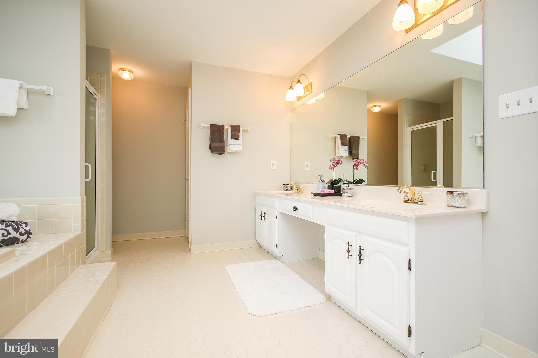 LAYTONSVILLE TOWN - Residential