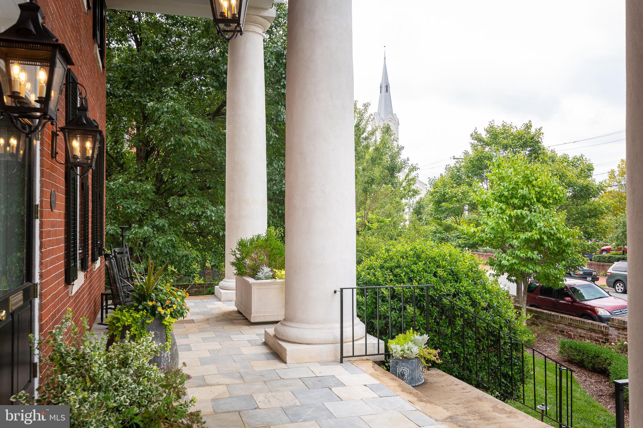 HISTORIC  DOWNTOWN FREDERICKSBURG - Residential