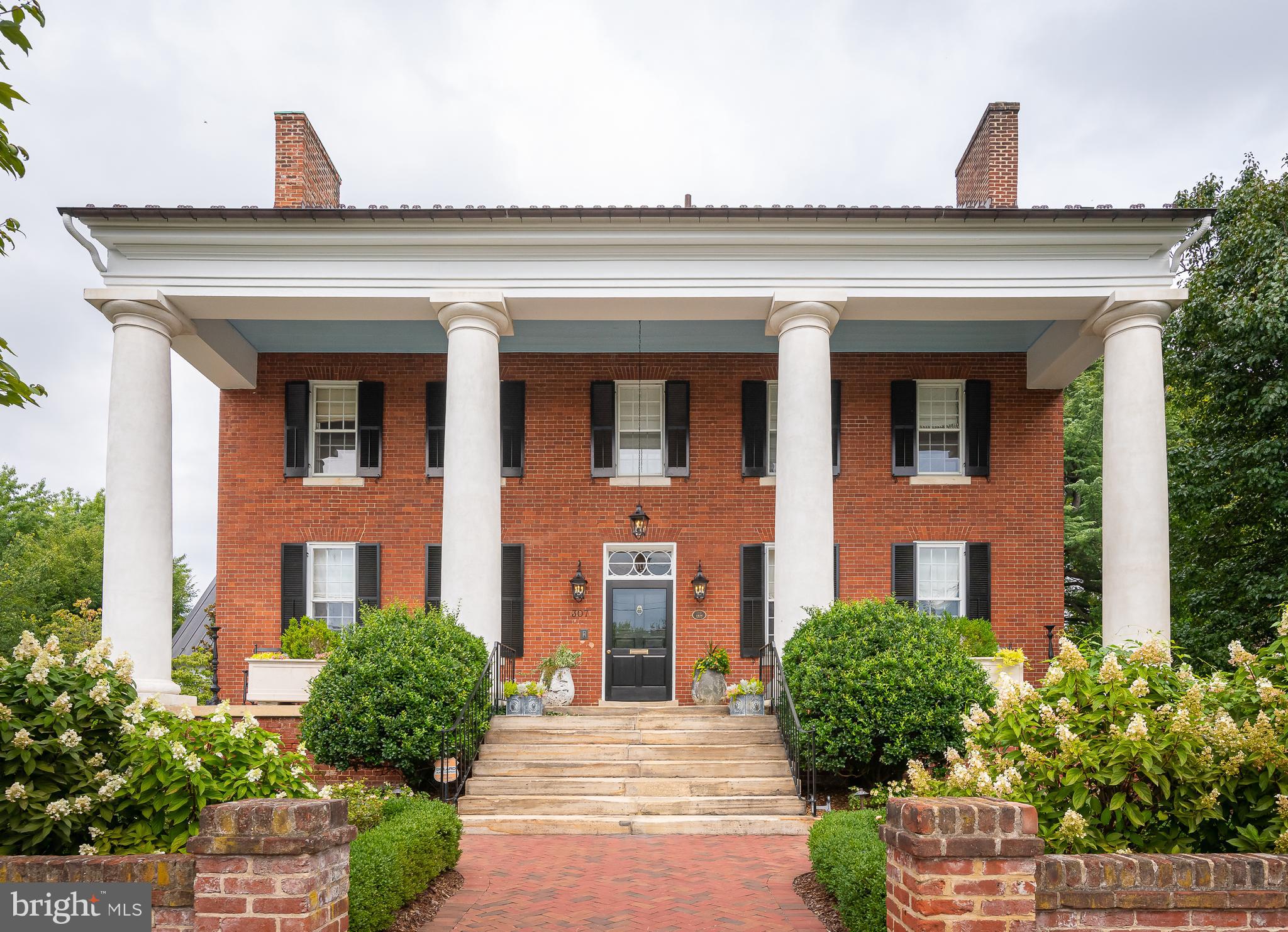 HISTORIC  DOWNTOWN FREDERICKSBURG - Residential