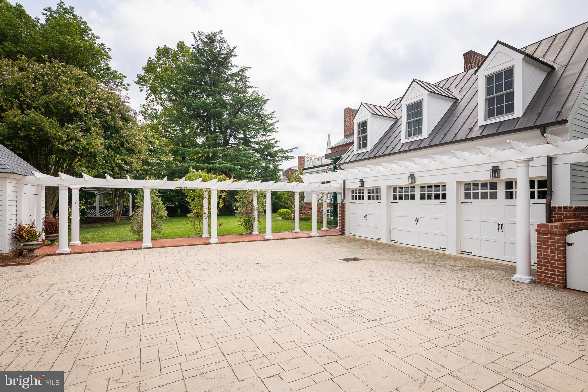 HISTORIC  DOWNTOWN FREDERICKSBURG - Residential