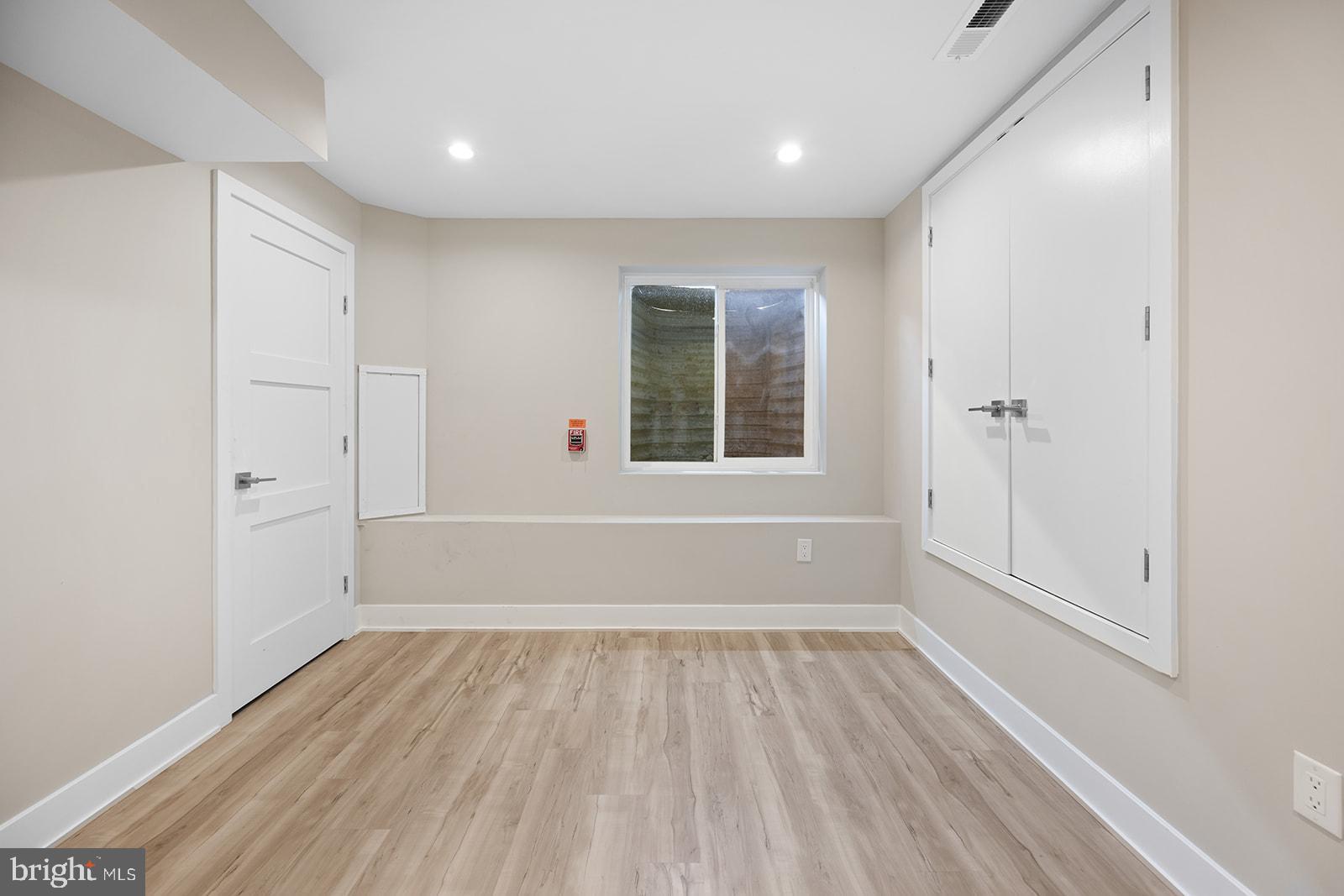 NORRIS SQUARE - Residential Lease