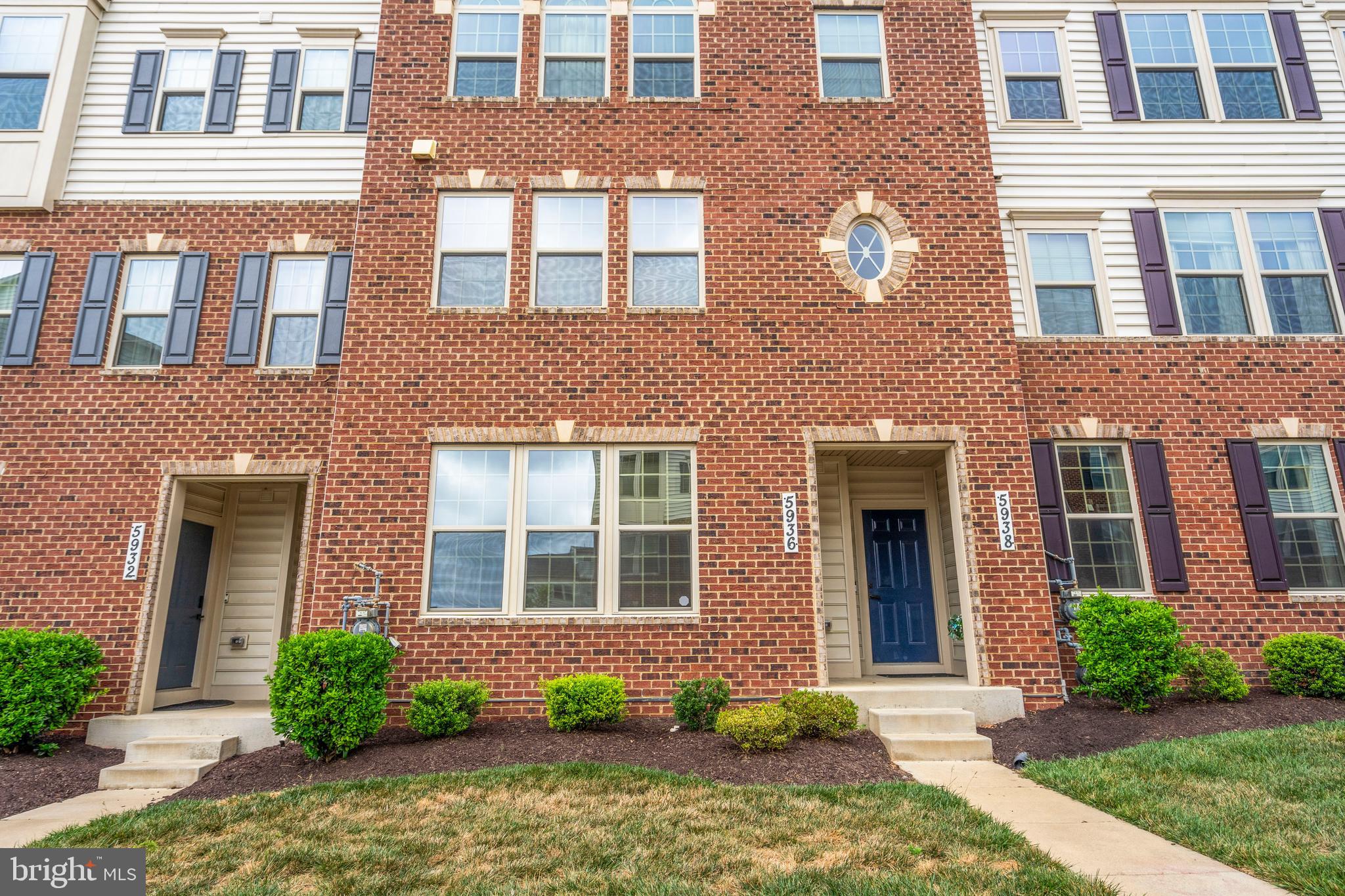 A gorgeous 3 Bedroom,2 full bath and 1 half bath condo in sought after Oakdale Village is waiting for you! This property features a main level living room, a kitchen with granite countertops, luxury vinyl plank flooring, a kitchen island, a eat in kitchen/dining area, stainless steel appliances. The large primary bedroom features a tray ceiling with a beautiful full primary owners suite bathroom! The bathroom features both a separate shower and bathtub. Enjoy the convenience of having a full size washer and dryer on the bedroom level in the laundry room! Wait there is more...the condo is located in a very sought after school district! You are minutes from a grocery store, shopping areas, and gas station. Do not worry about your commute you are within commuting distance from I-70 and I-270. Do not hesitate-make this property your  home today!.